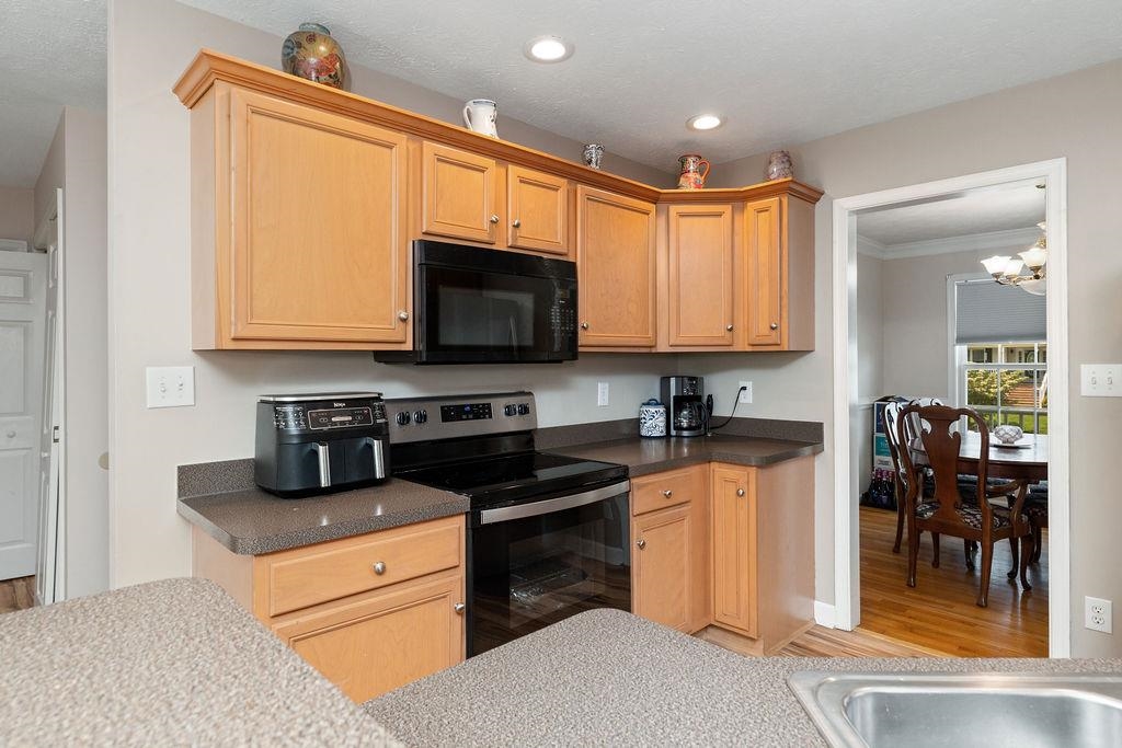 30 BEATRICE CT