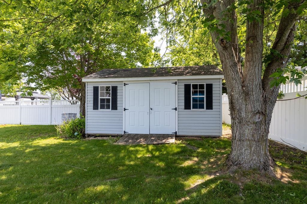 30 BEATRICE CT