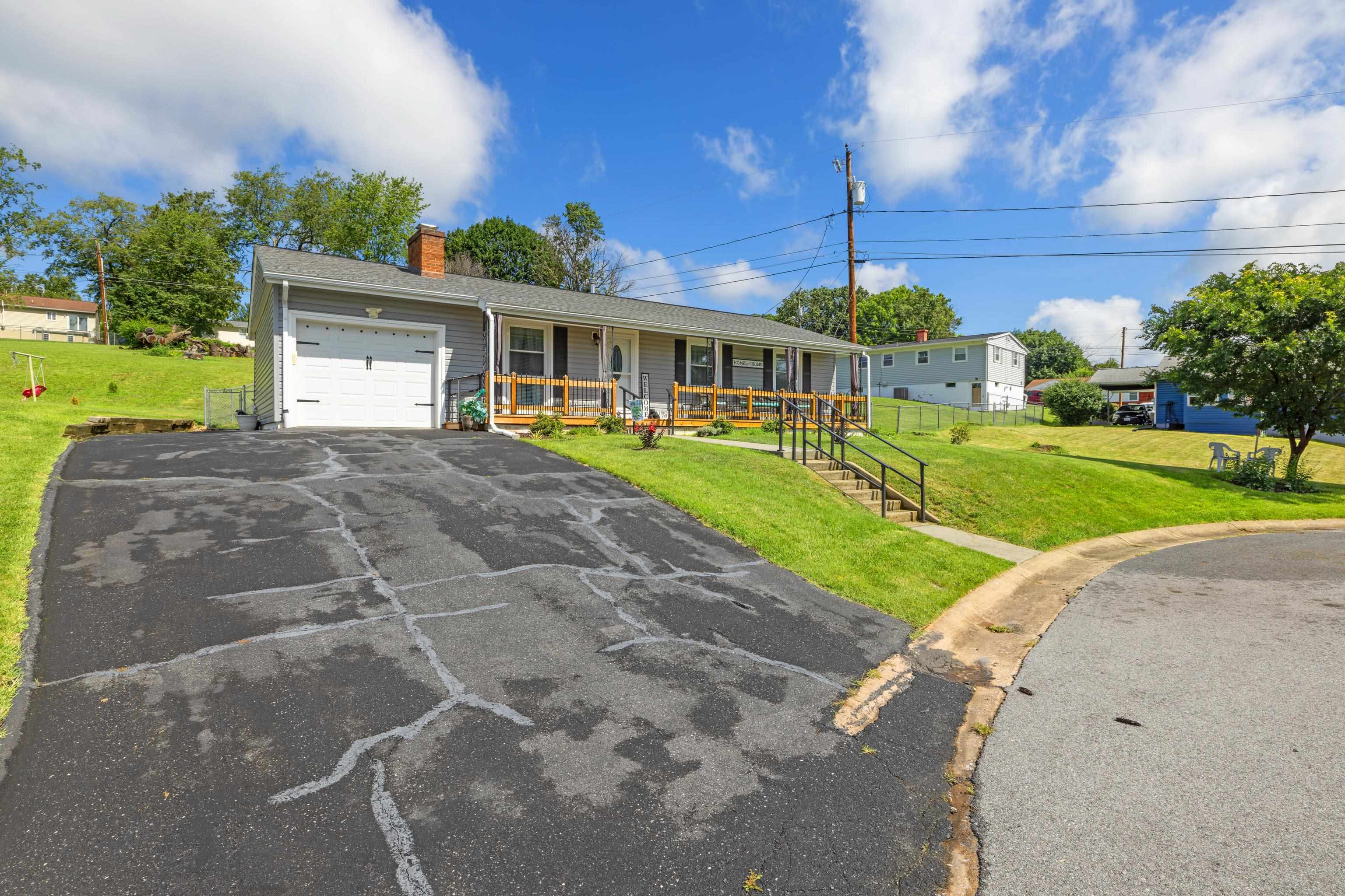 2399 HIGHVIEW CIR
