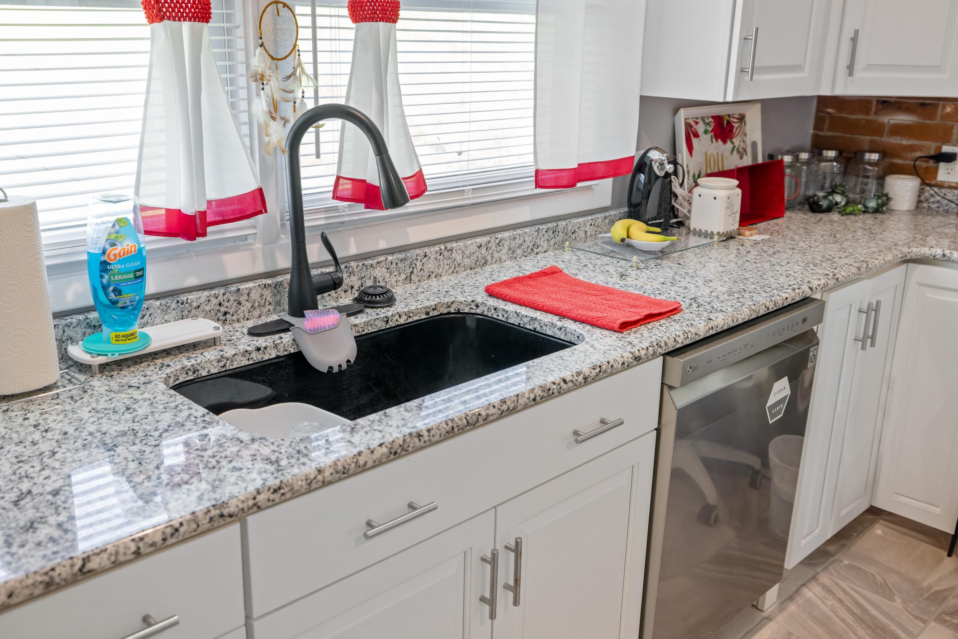 2399 HIGHVIEW CIR