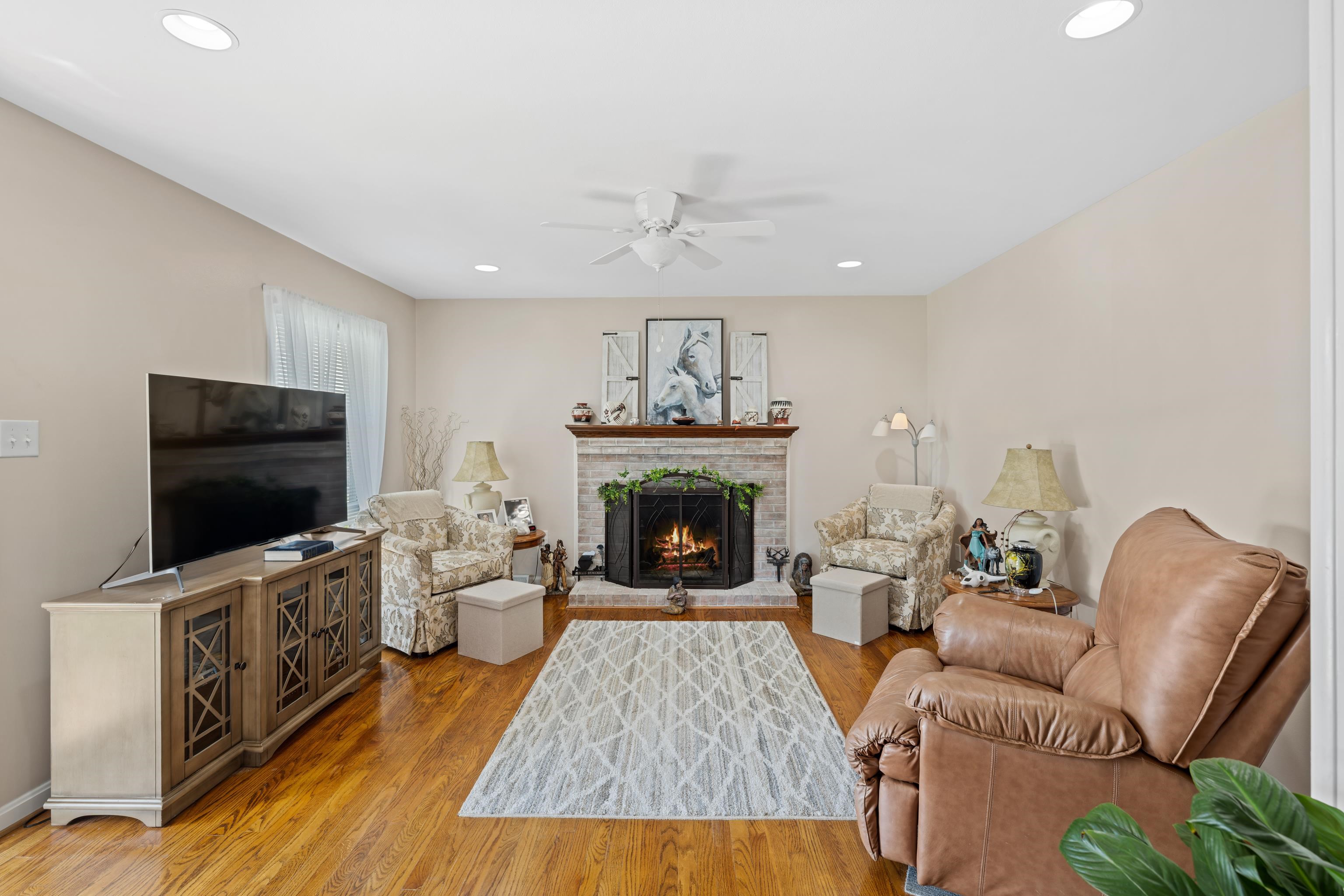 2399 HIGHVIEW CIR