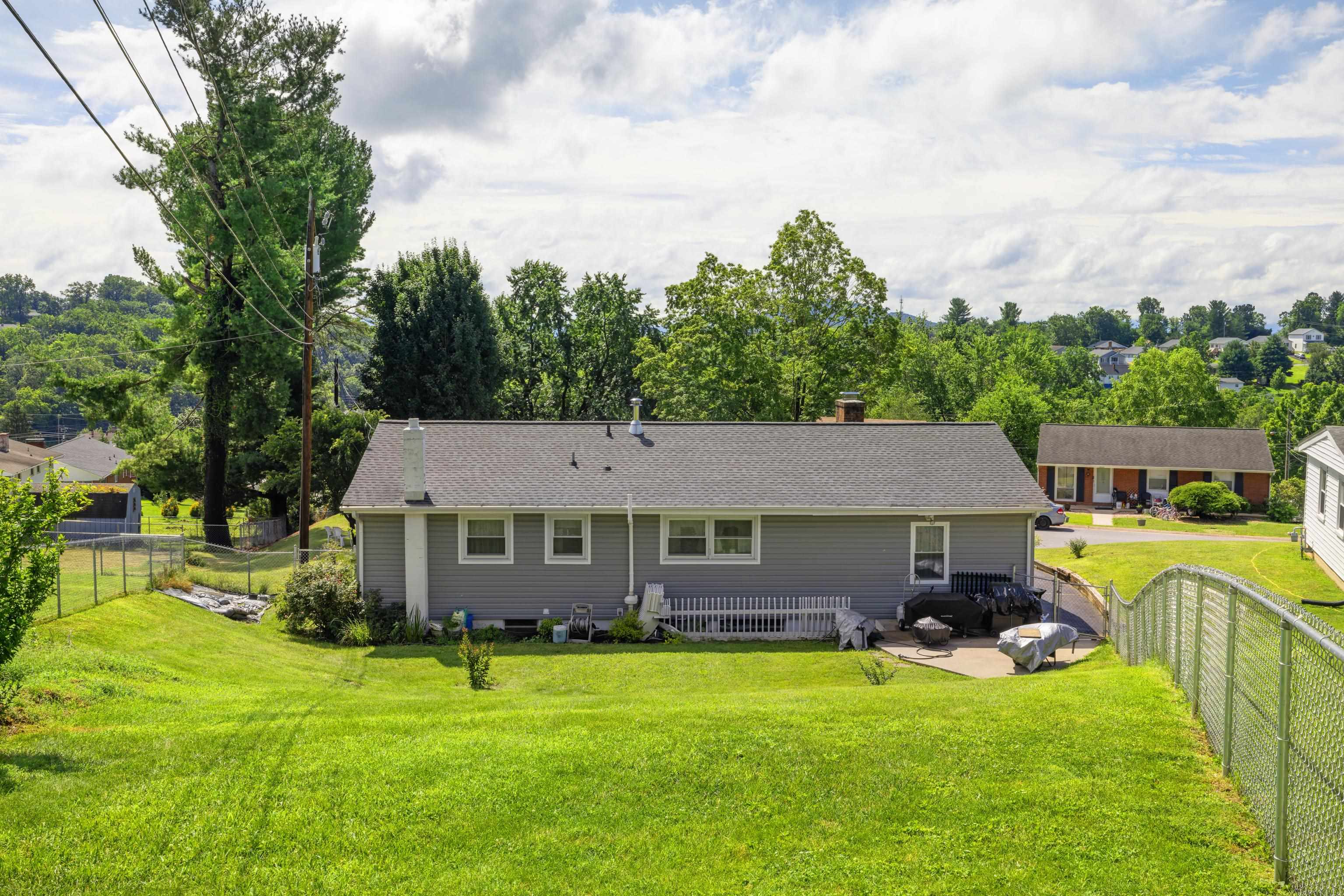 2399 HIGHVIEW CIR