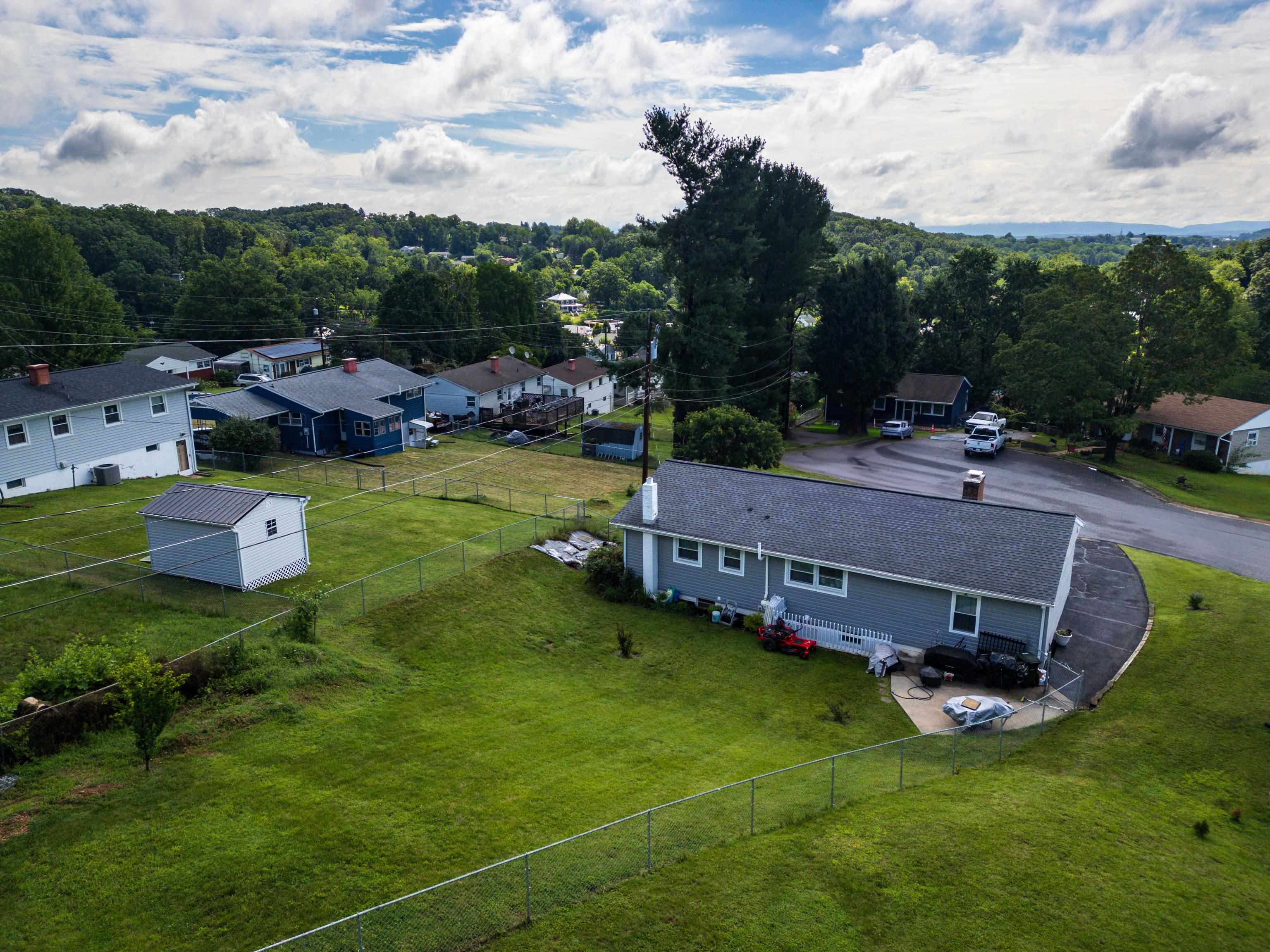 2399 HIGHVIEW CIR
