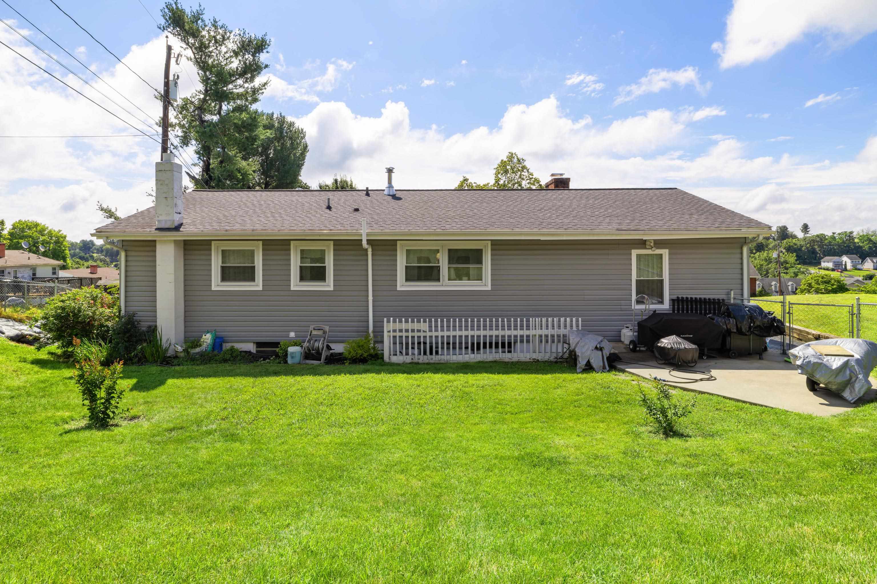 2399 HIGHVIEW CIR