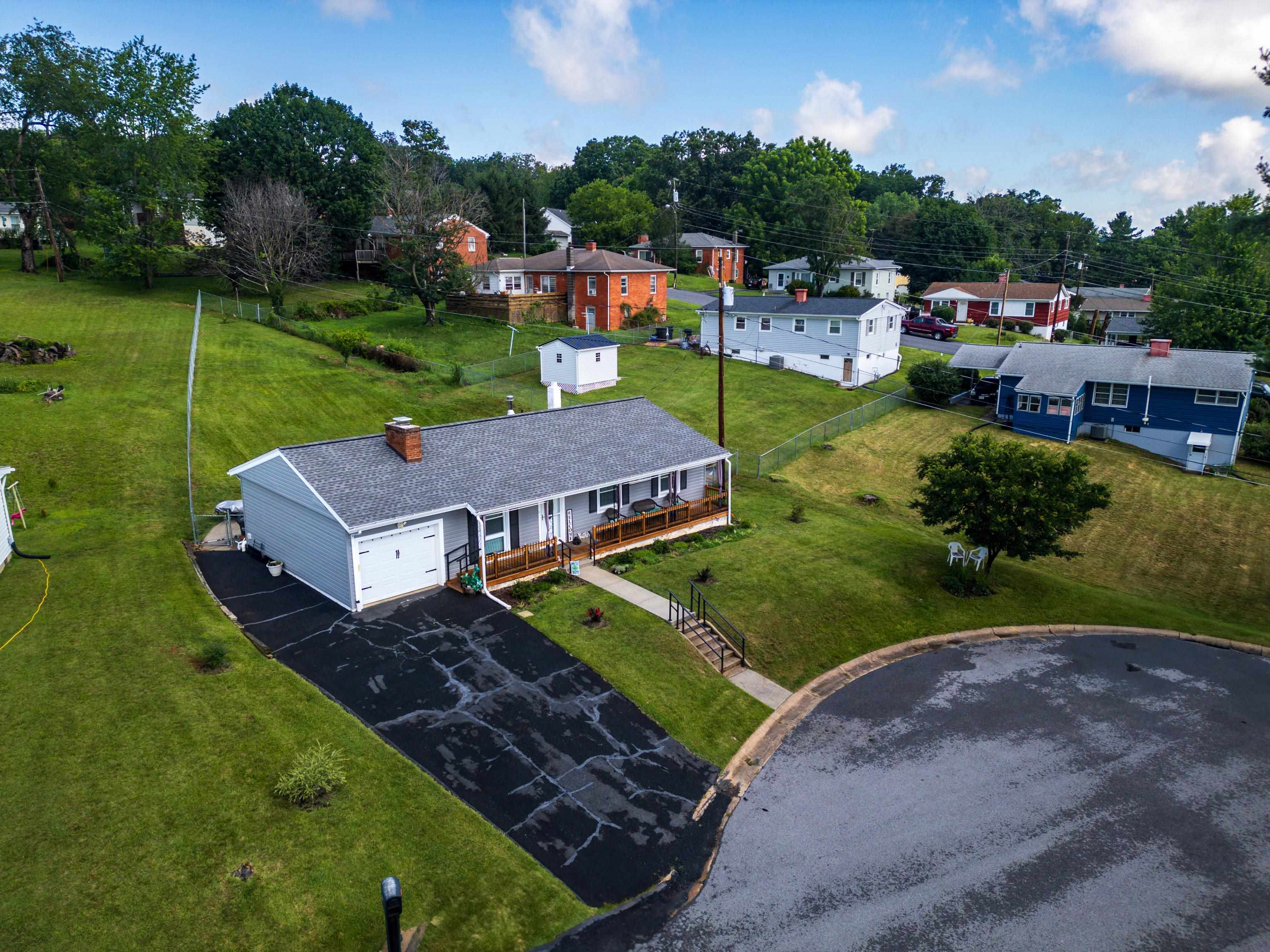 2399 HIGHVIEW CIR