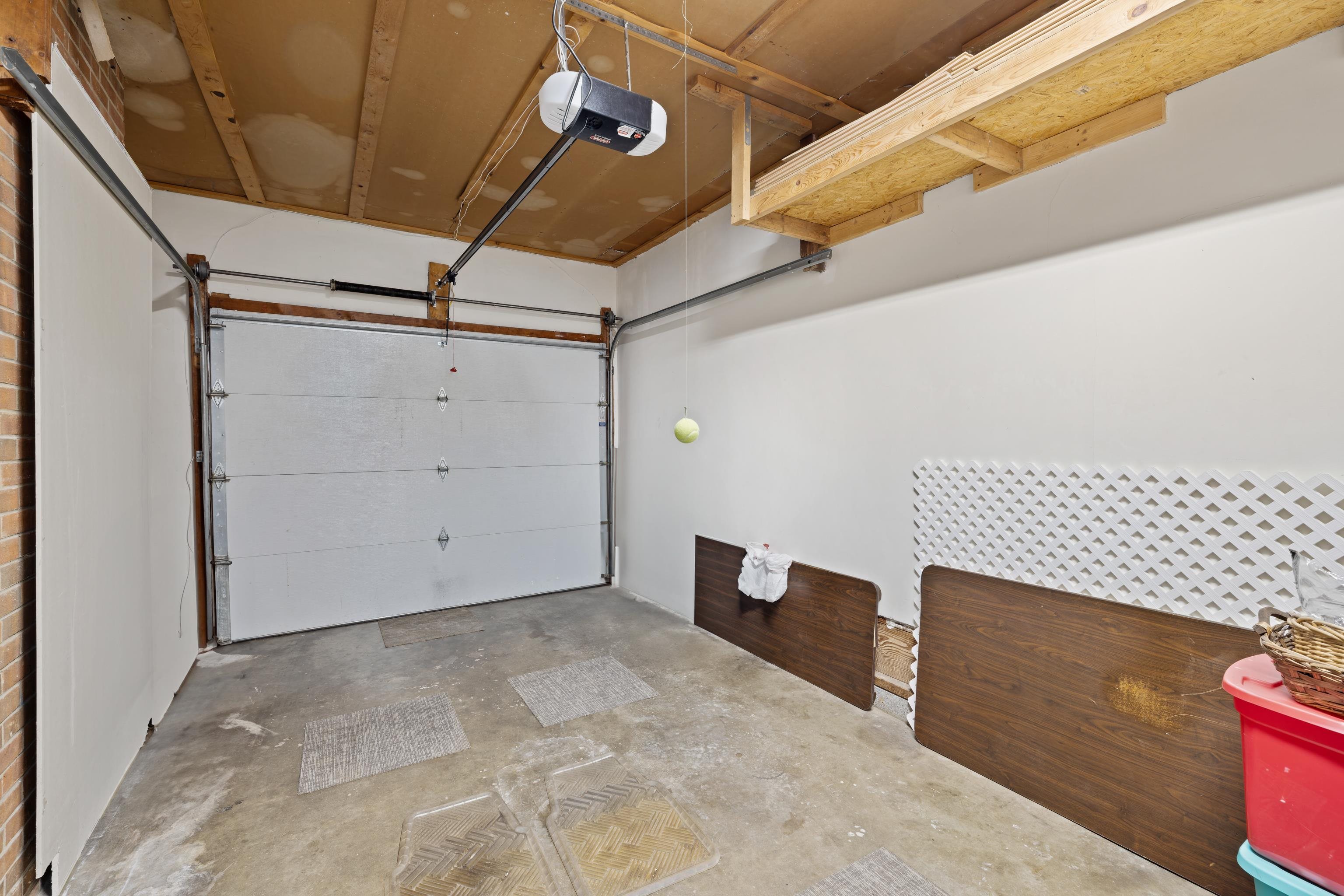 2399 HIGHVIEW CIR