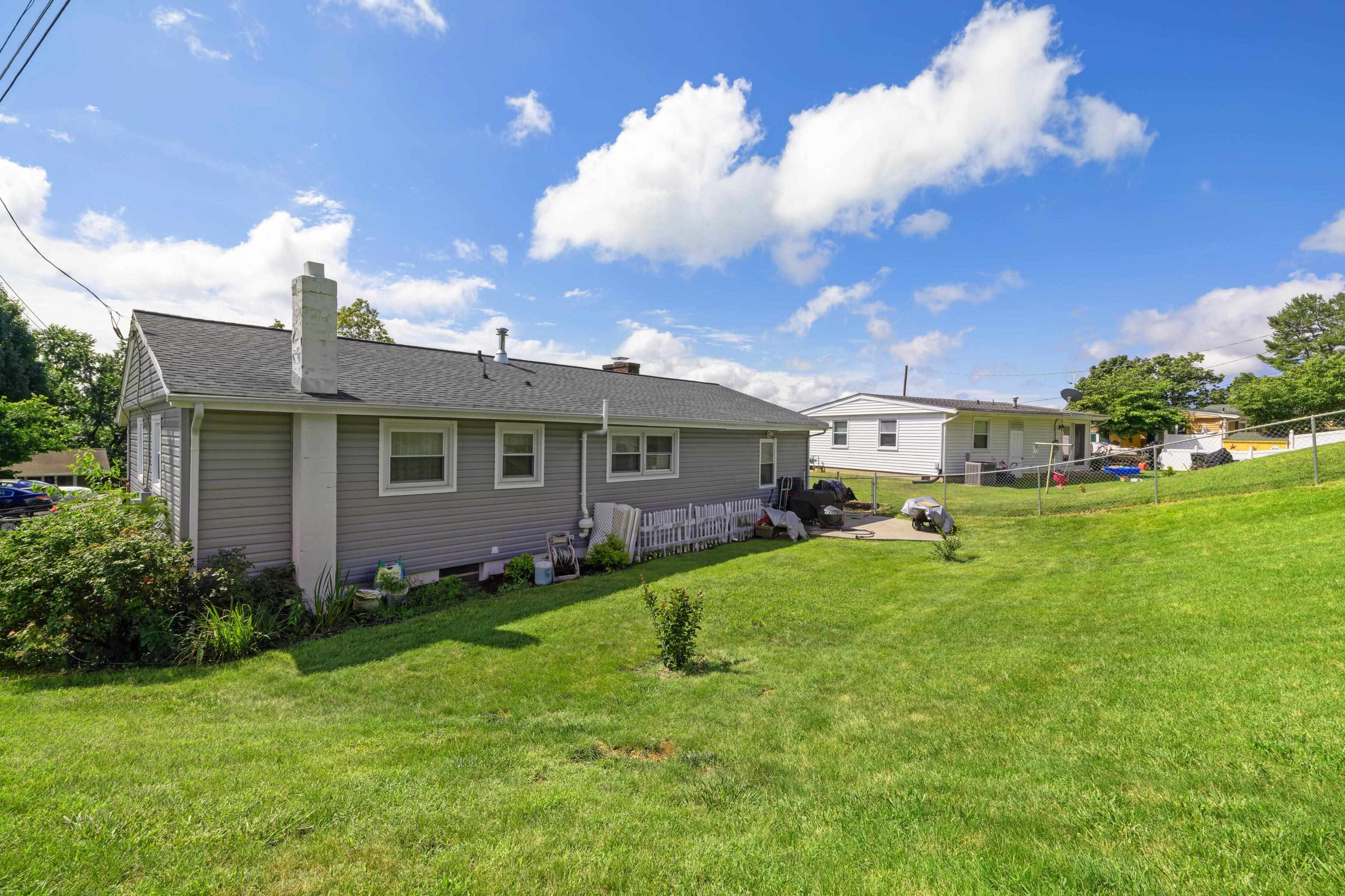 2399 HIGHVIEW CIR