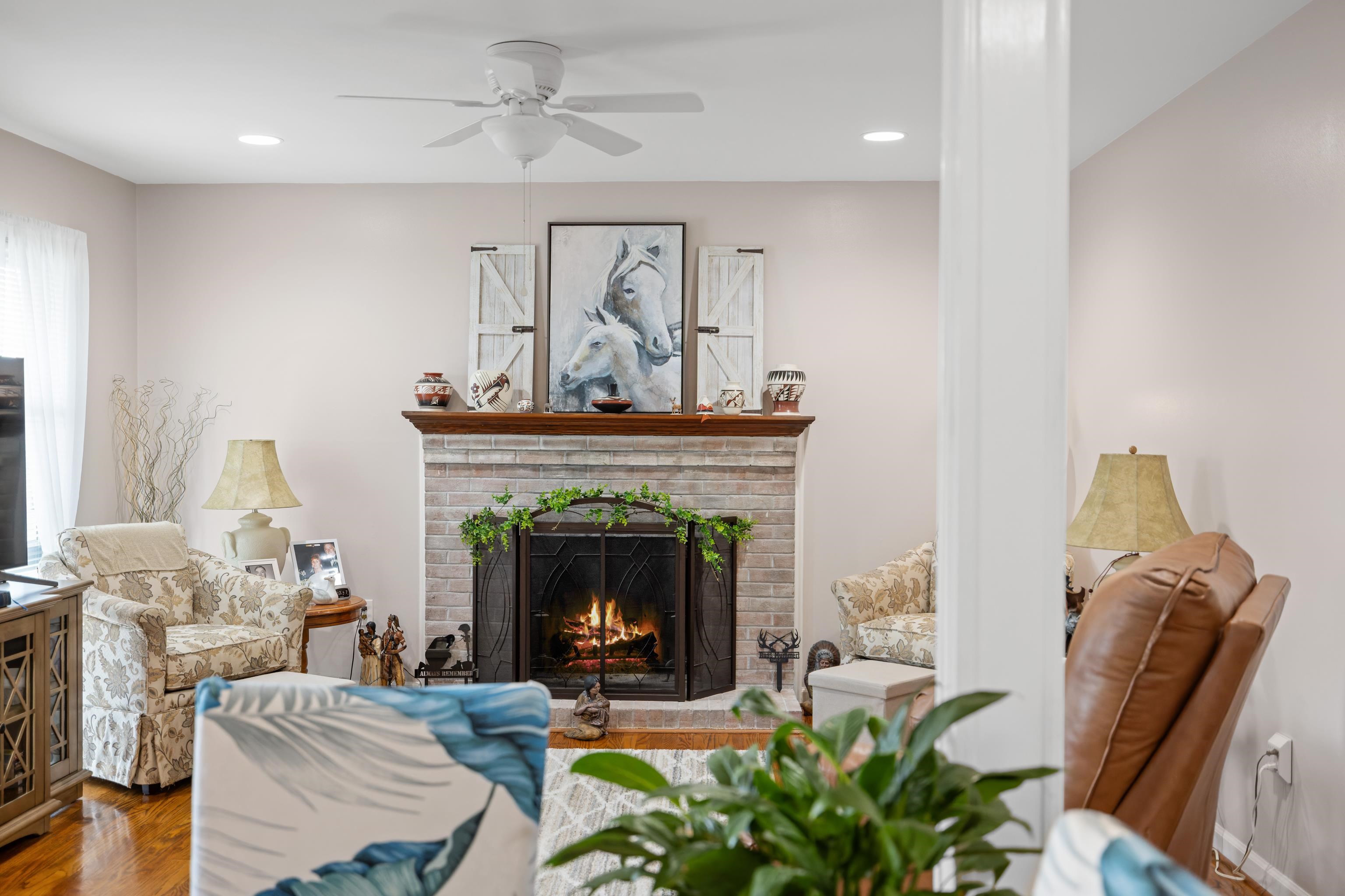 2399 HIGHVIEW CIR