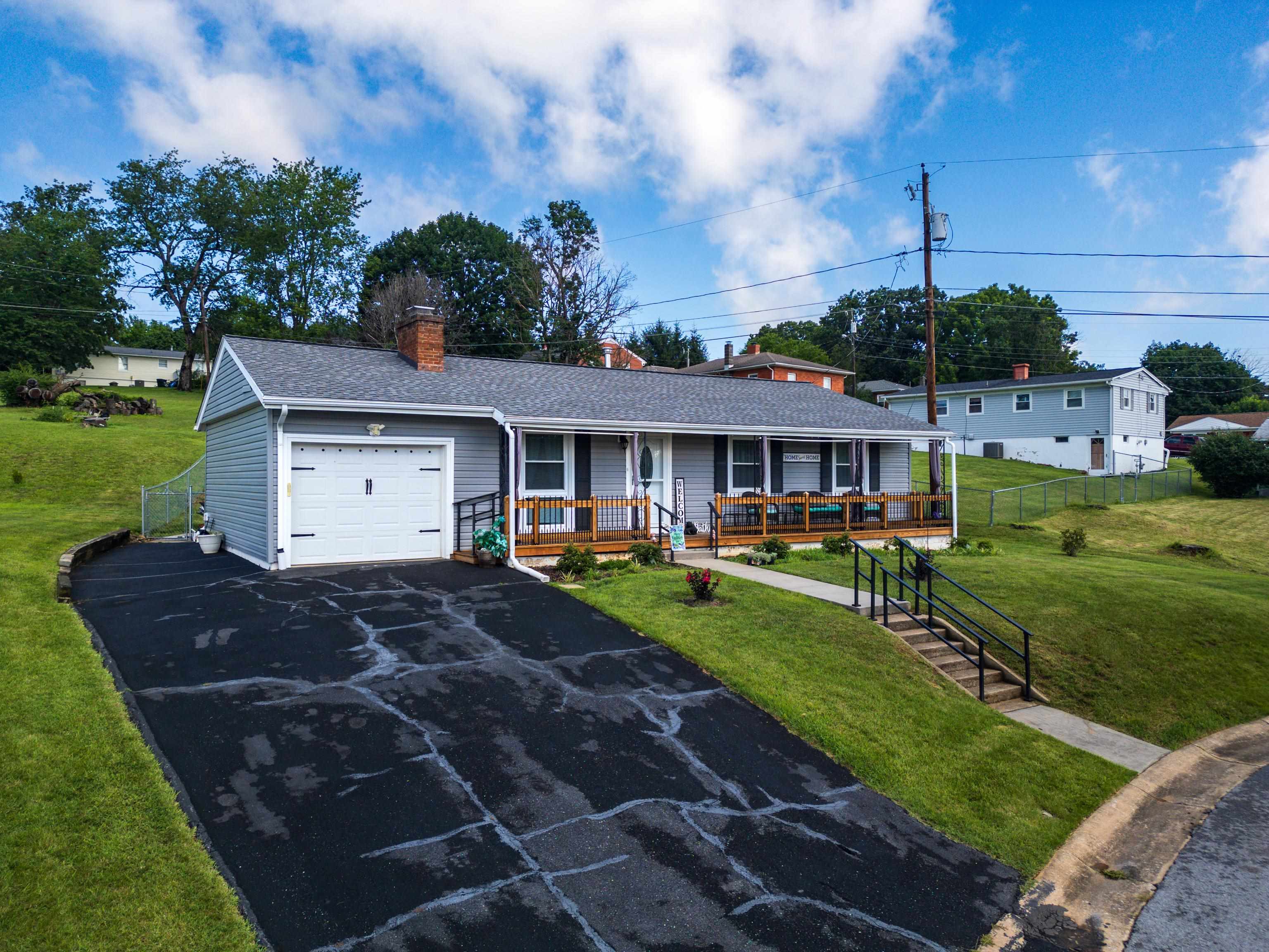 2399 HIGHVIEW CIR