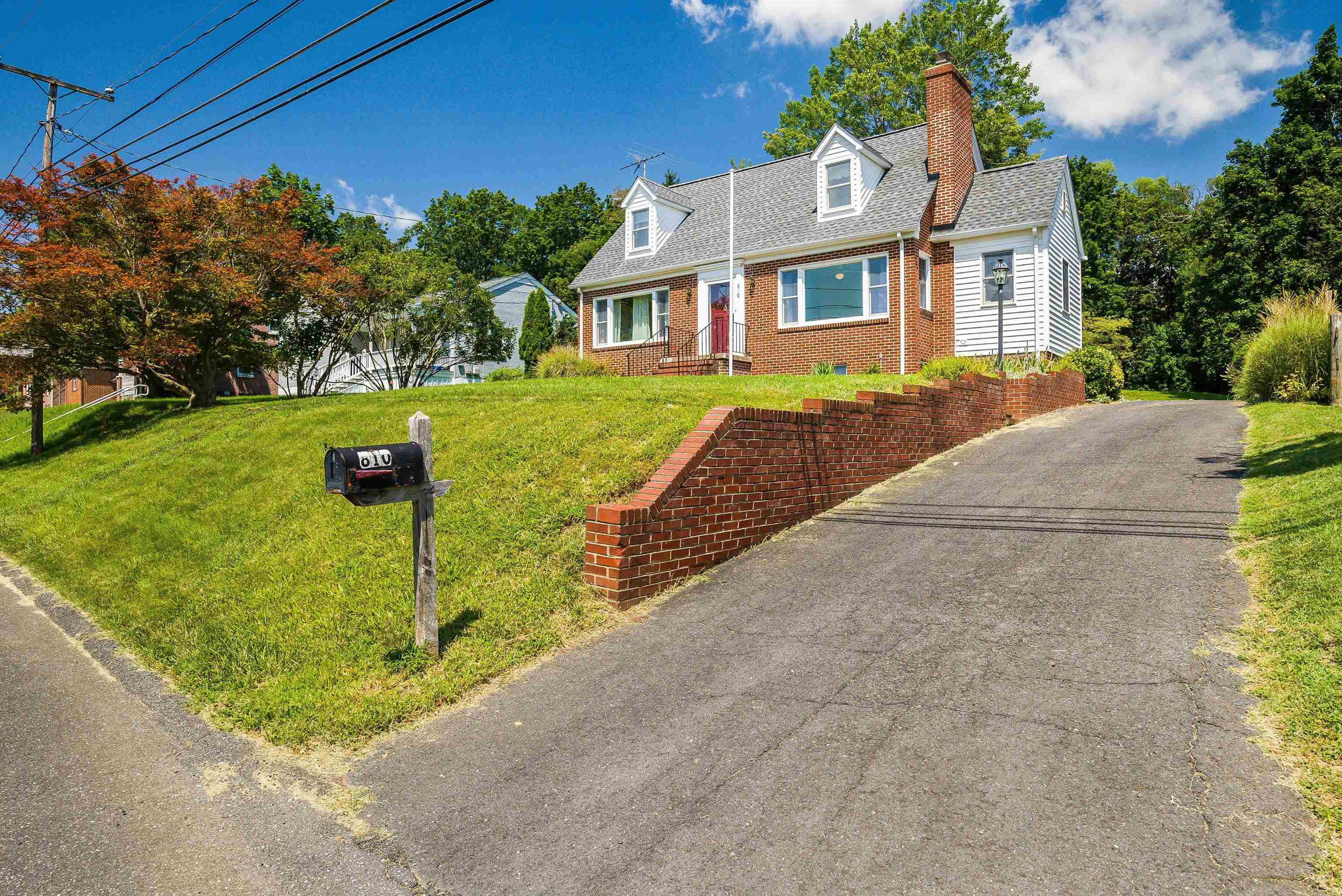 810 REID ST