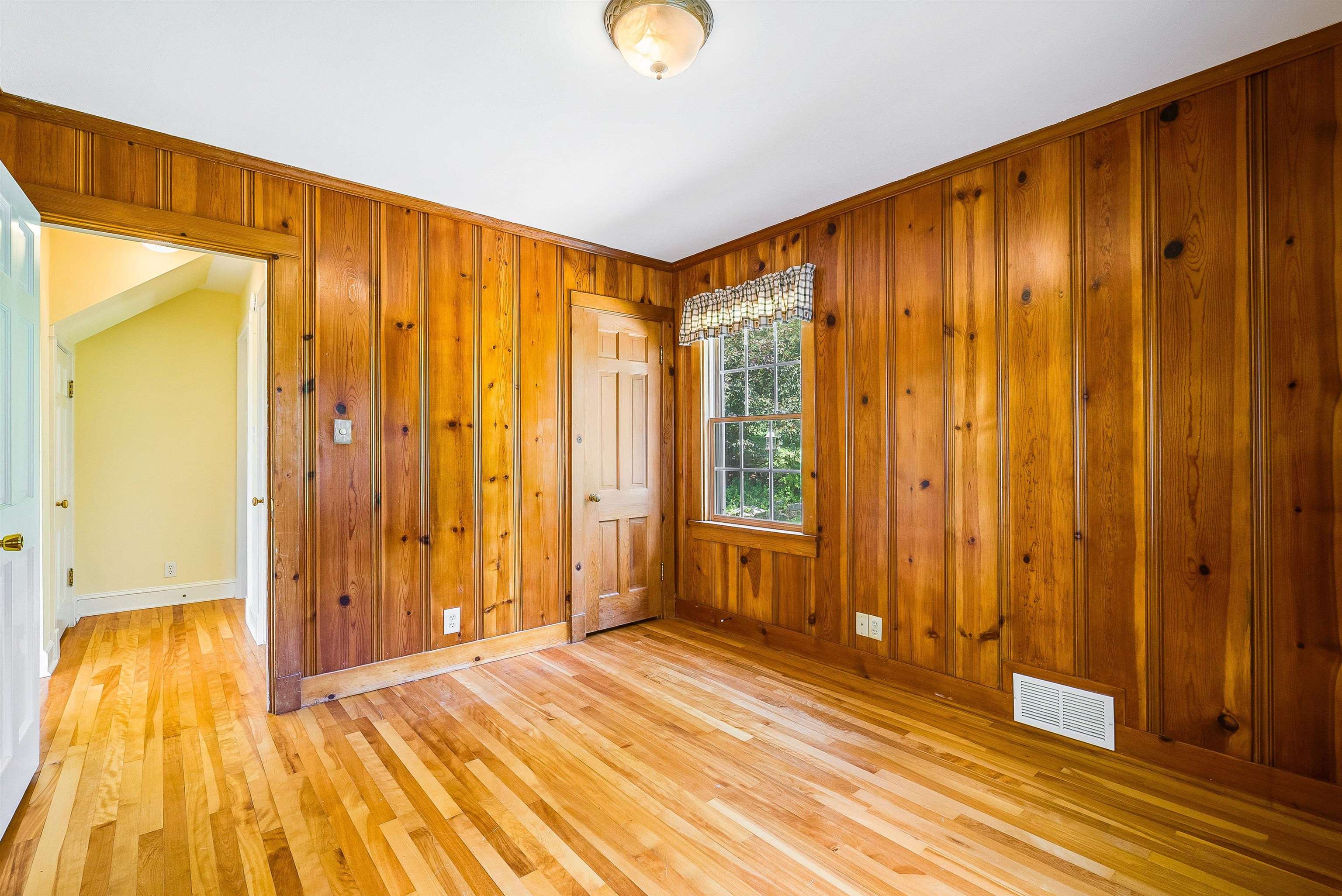 810 REID ST