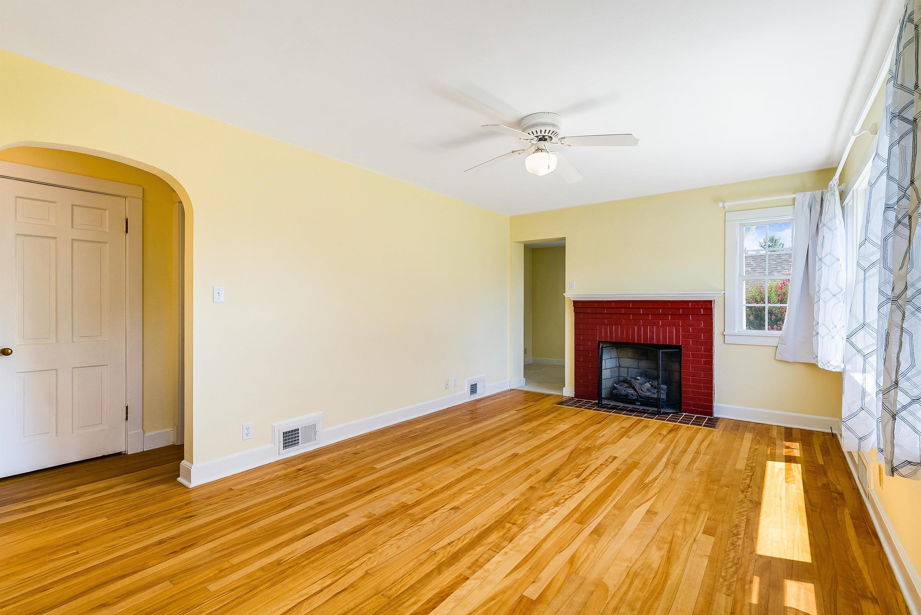 810 REID ST