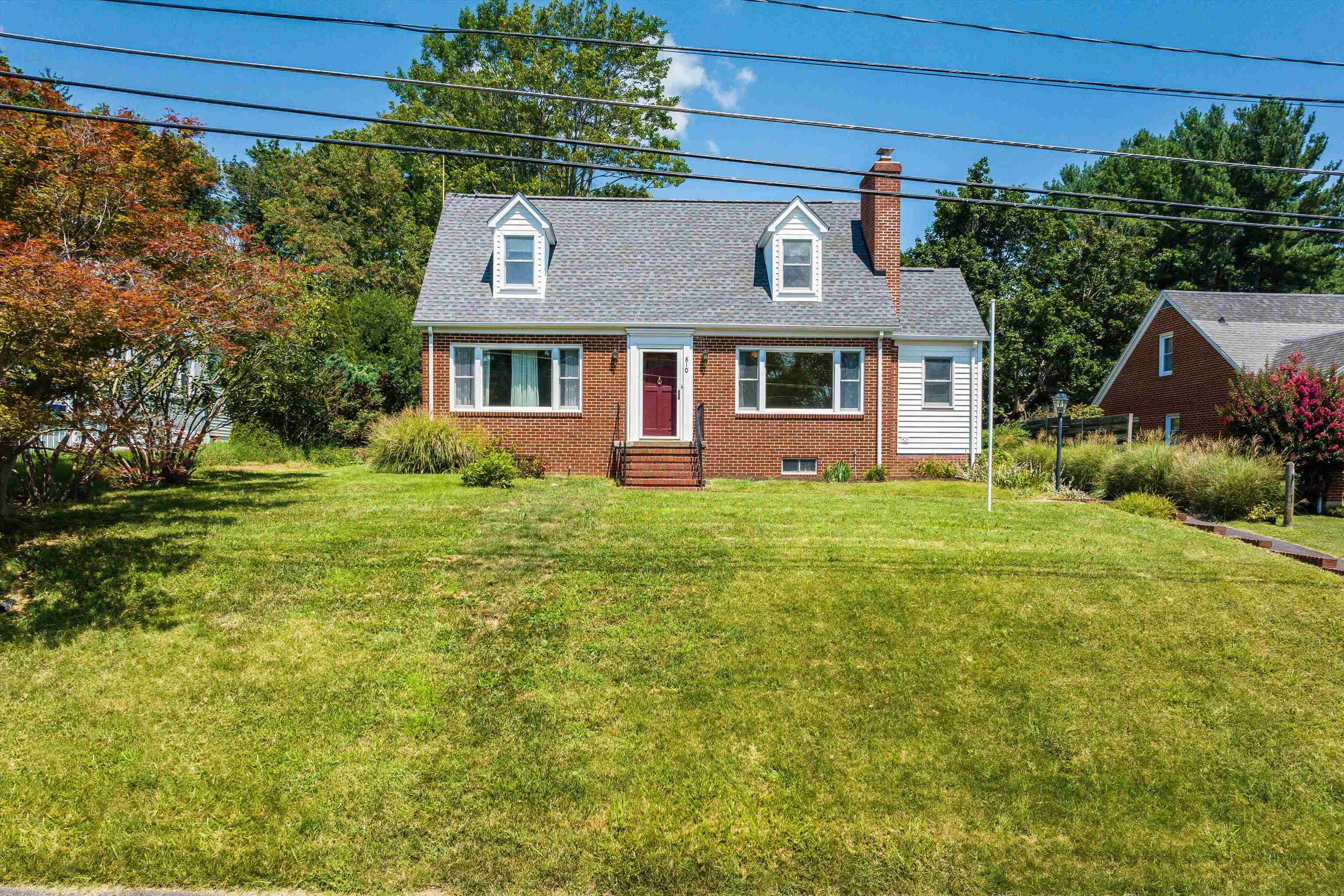 810 REID ST