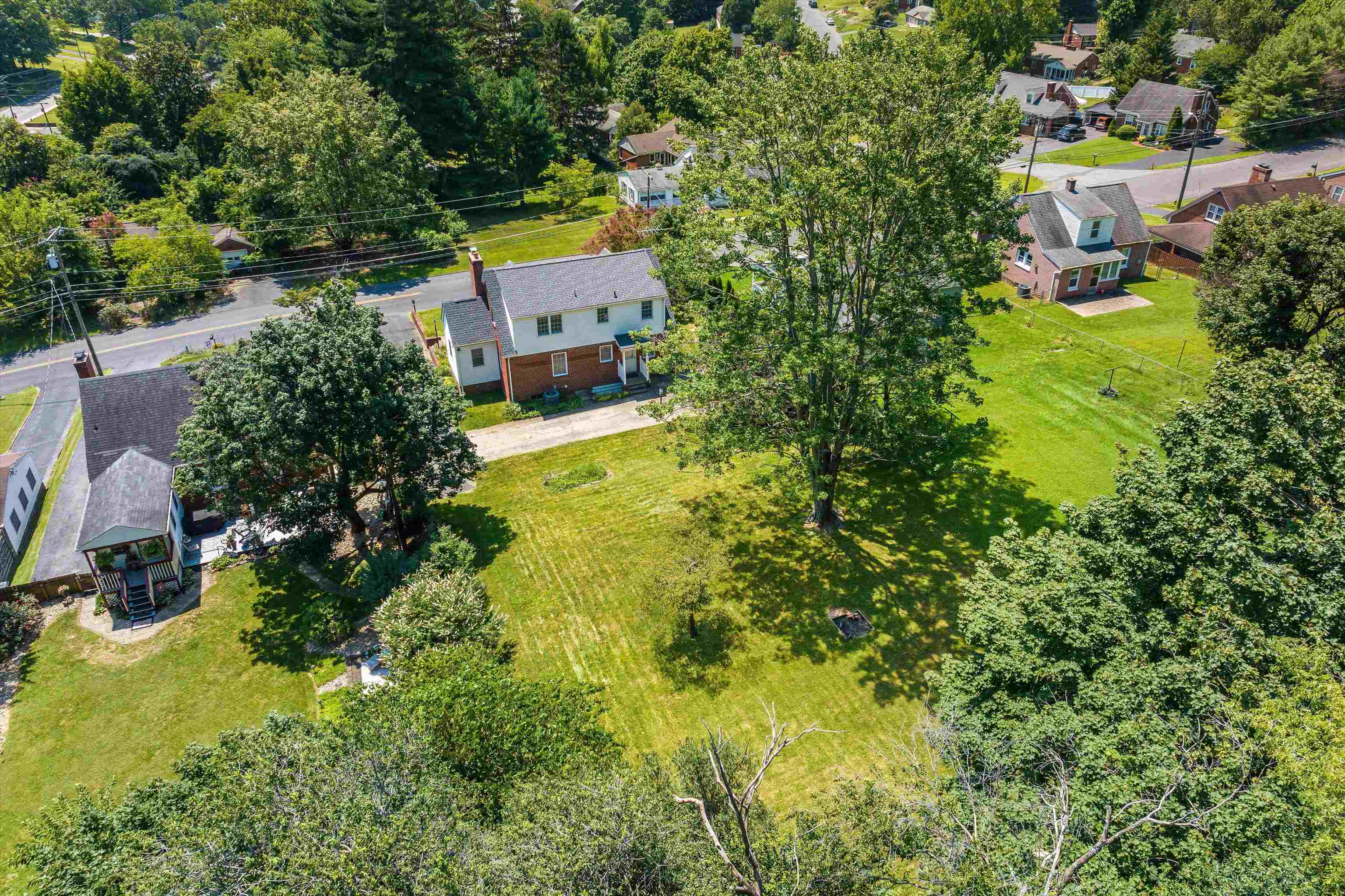 810 REID ST