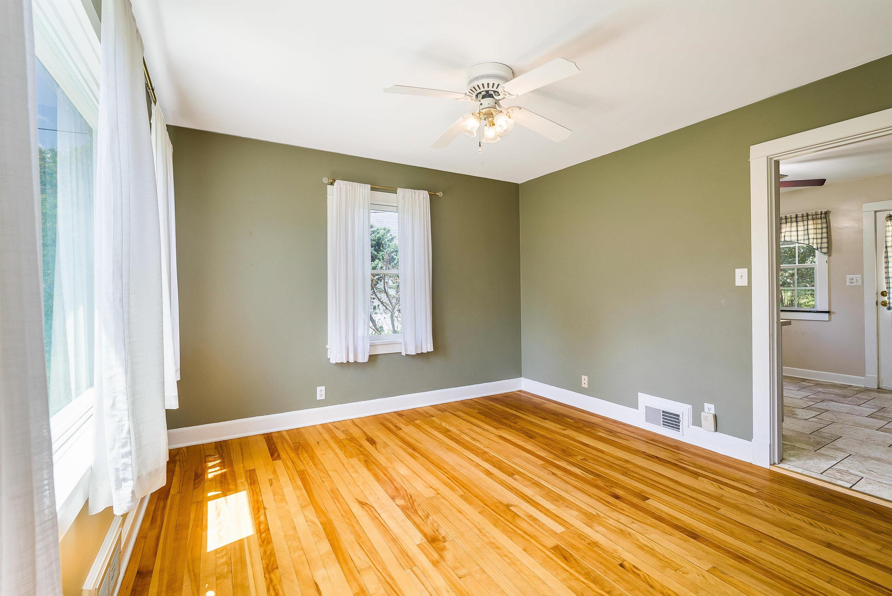 810 REID ST