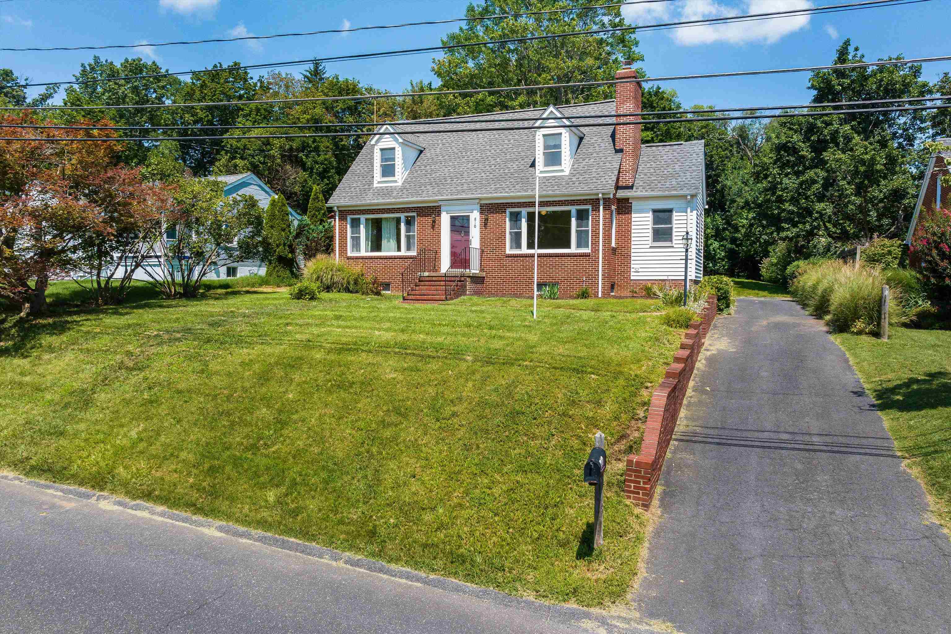 810 REID ST