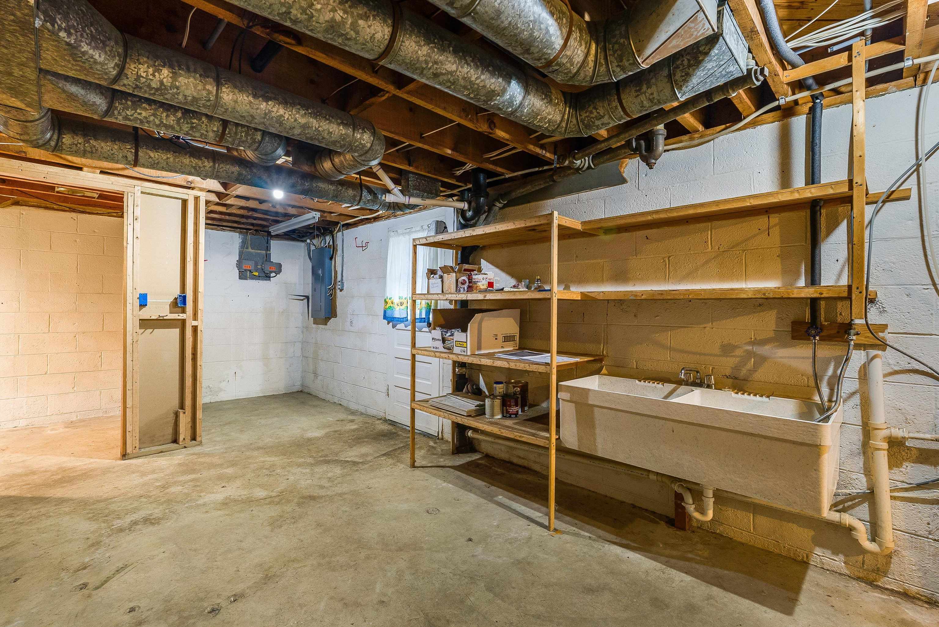810 REID ST