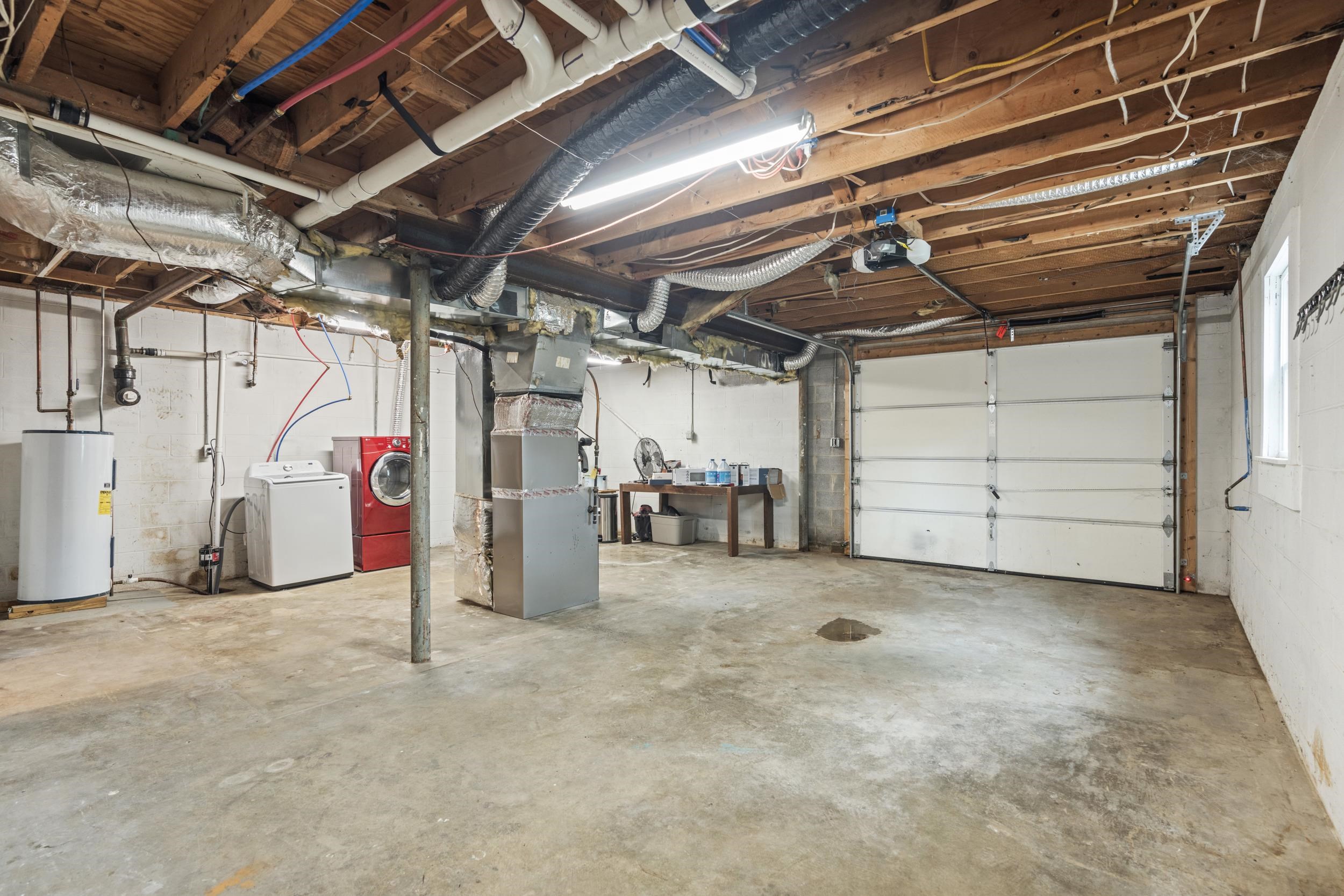 109 FOX HILL DR