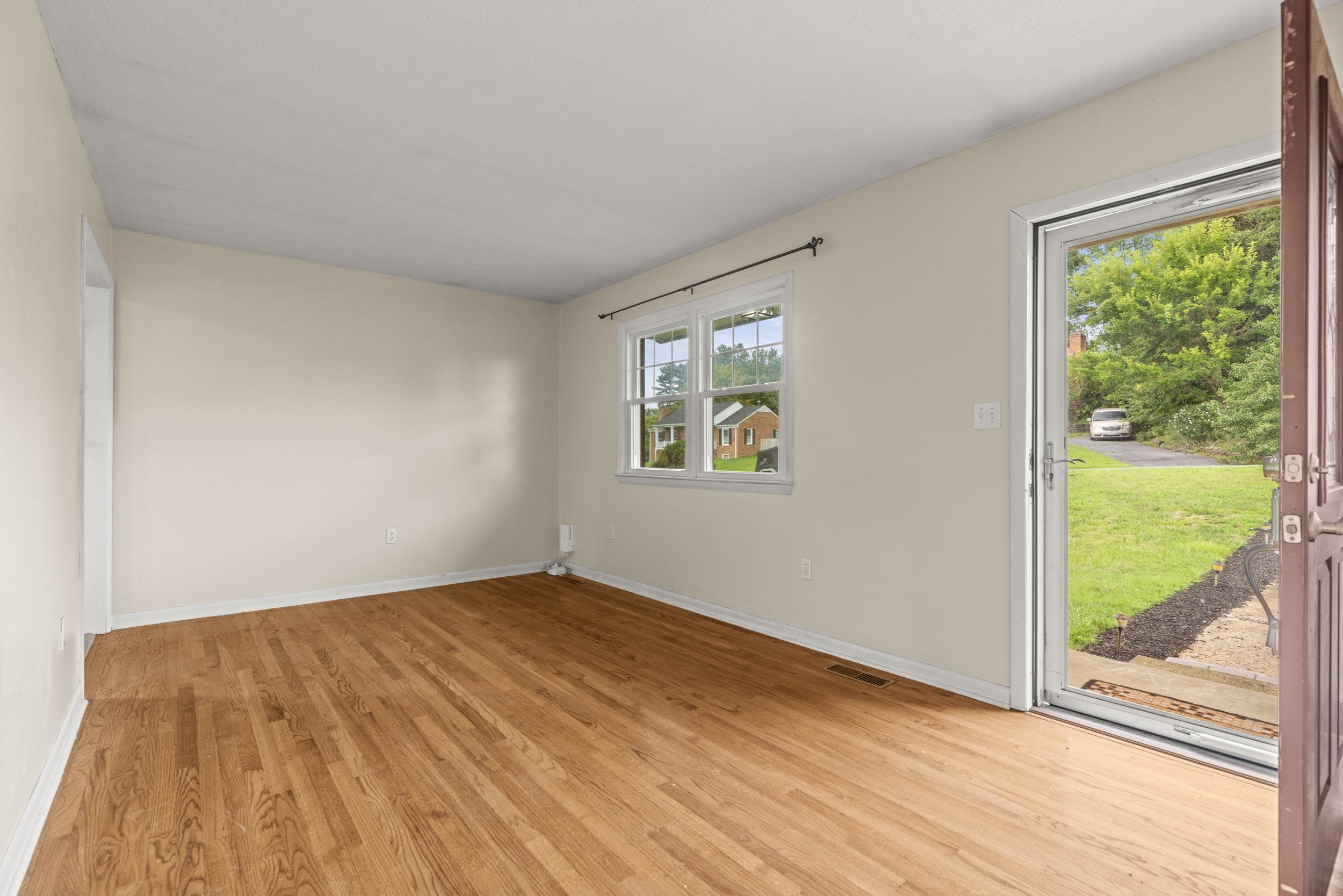 109 FOX HILL DR