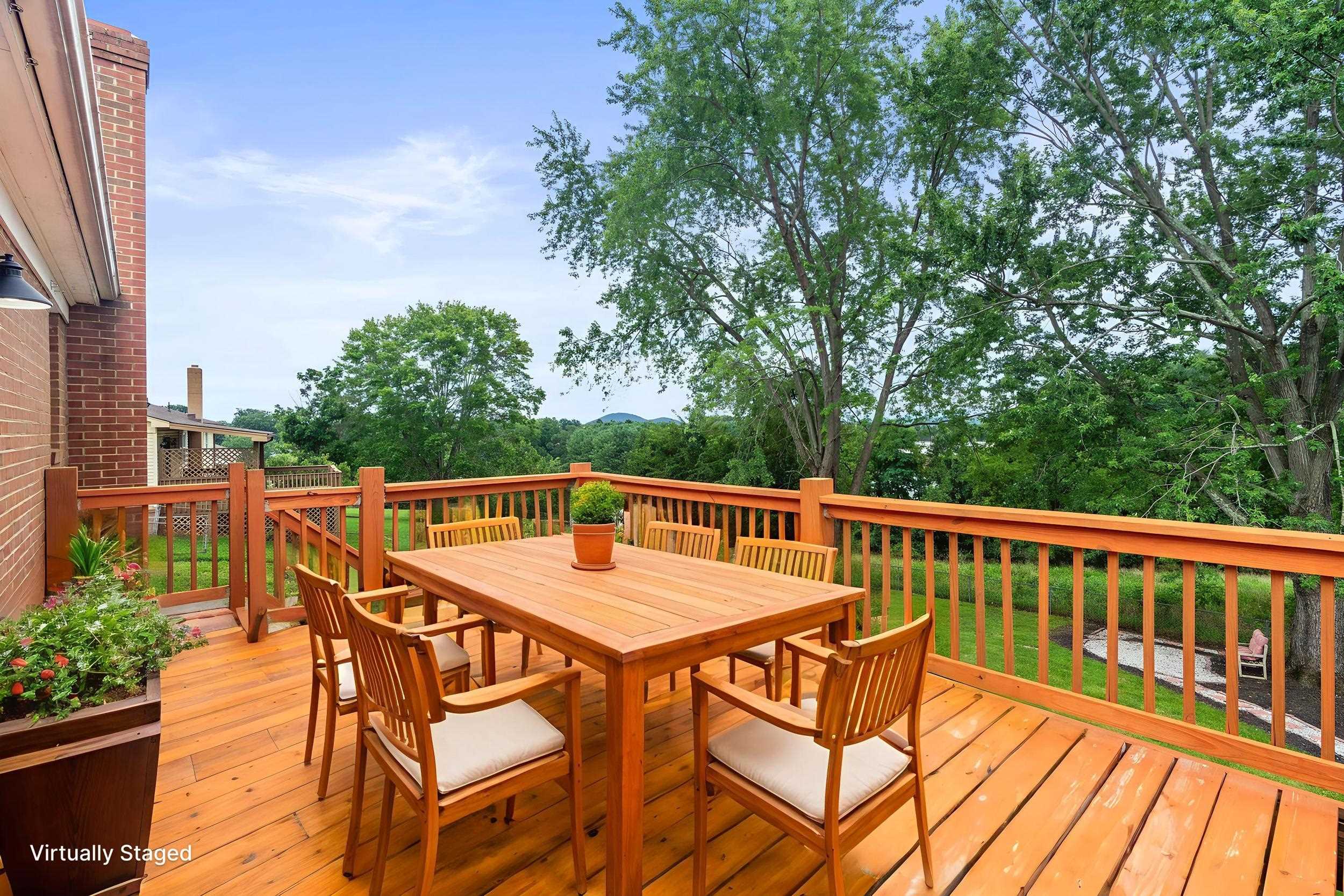 109 FOX HILL DR