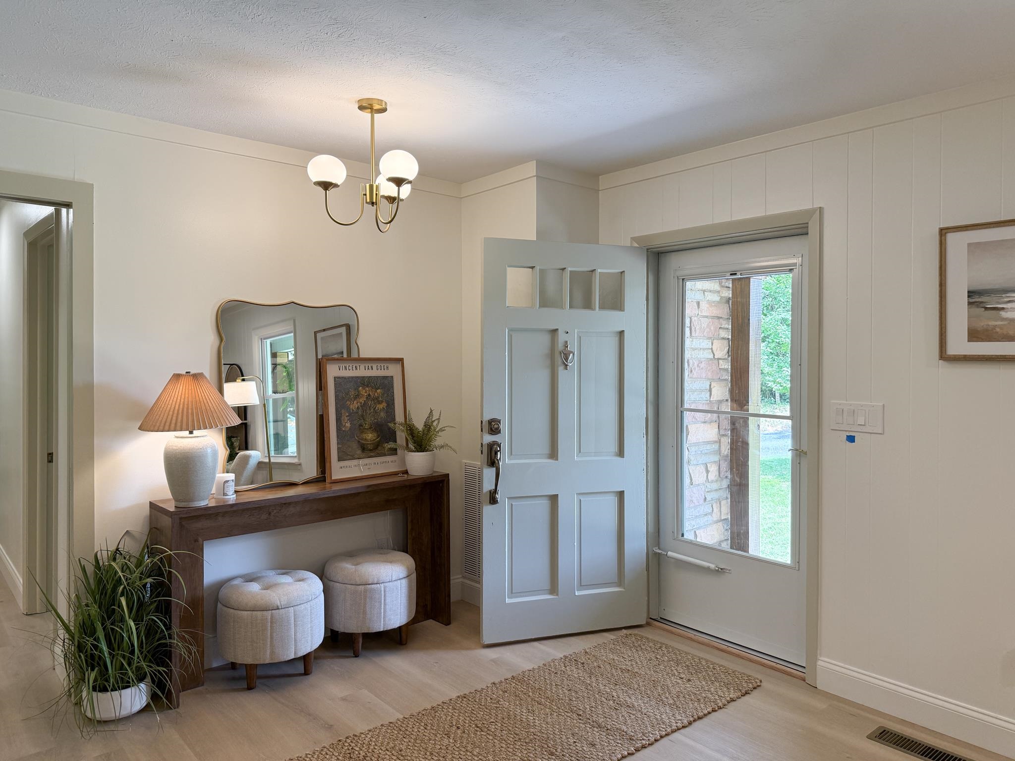22 HIDDEN HOLLOW LN
