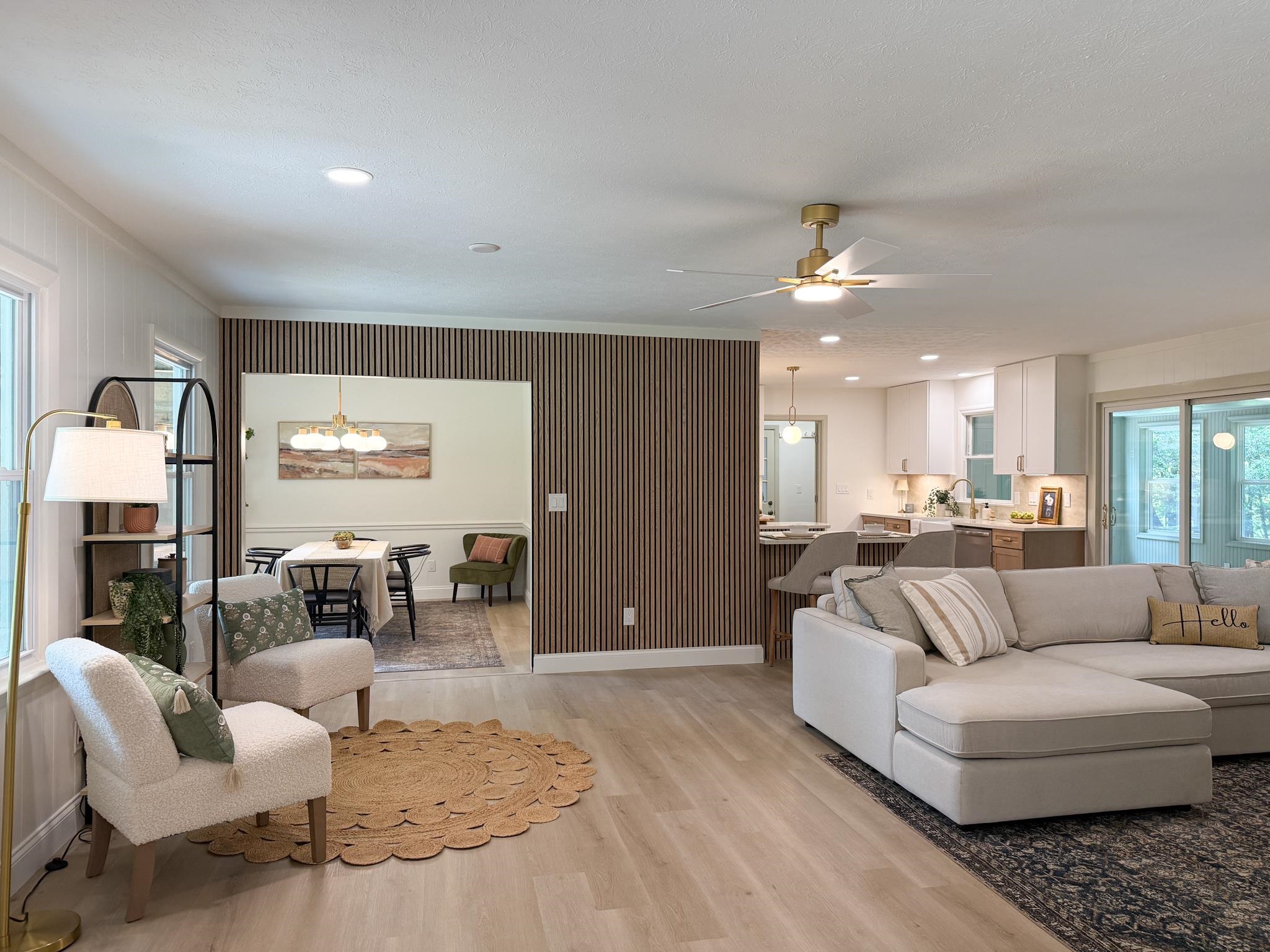 22 HIDDEN HOLLOW LN