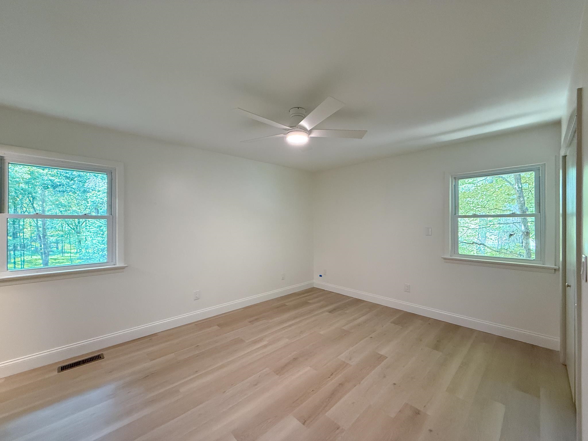 22 HIDDEN HOLLOW LN