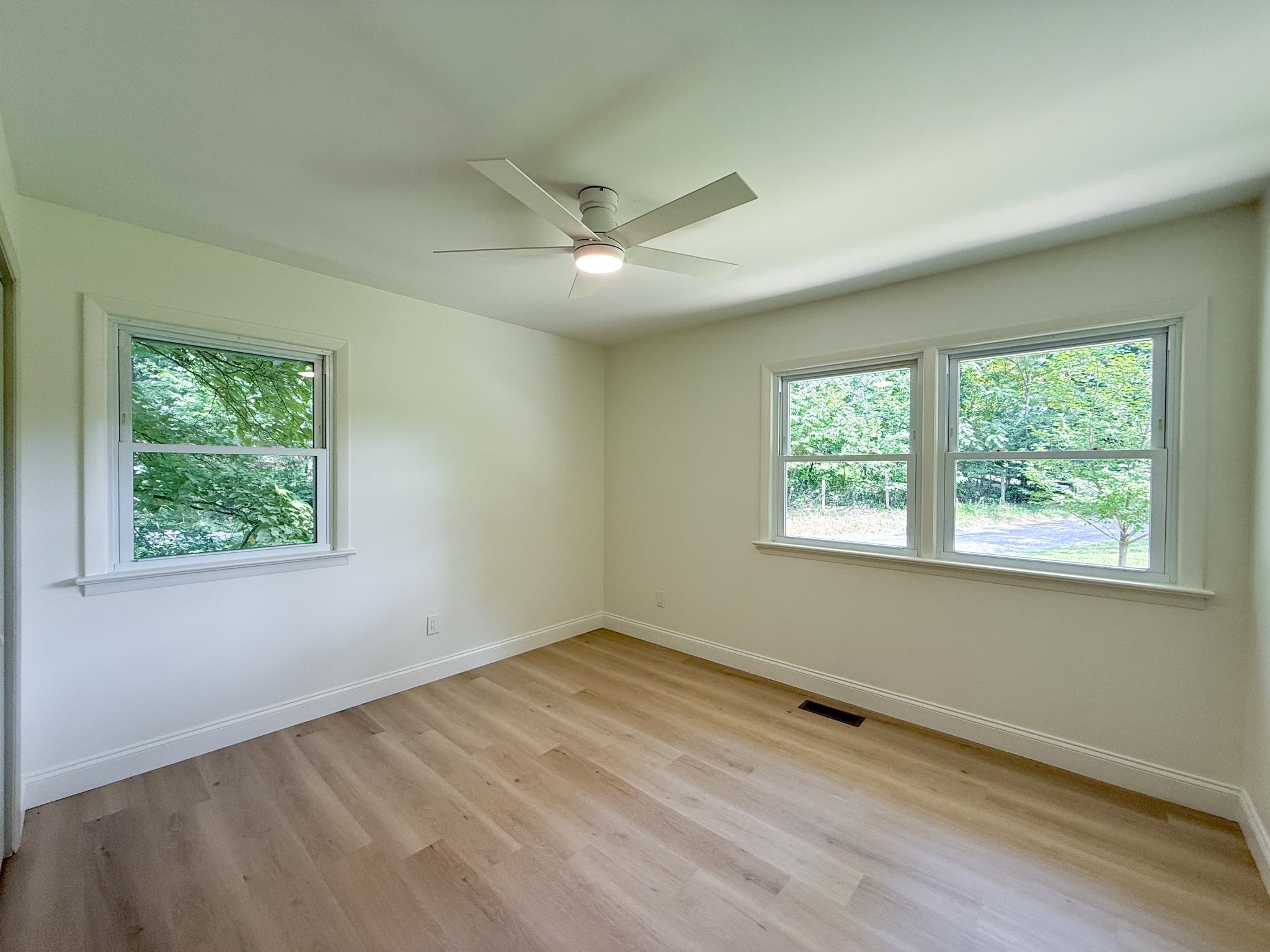 22 HIDDEN HOLLOW LN