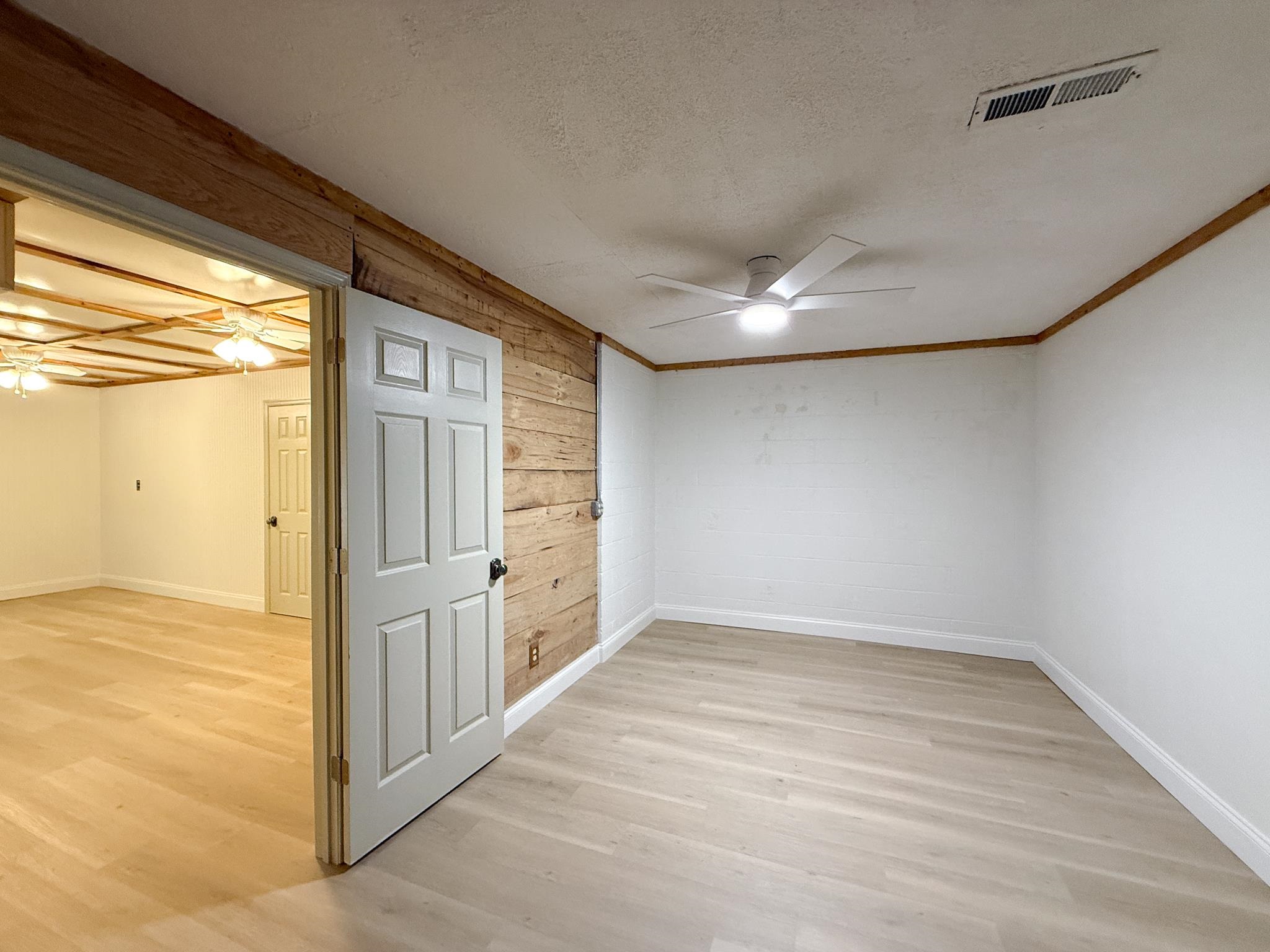 22 HIDDEN HOLLOW LN