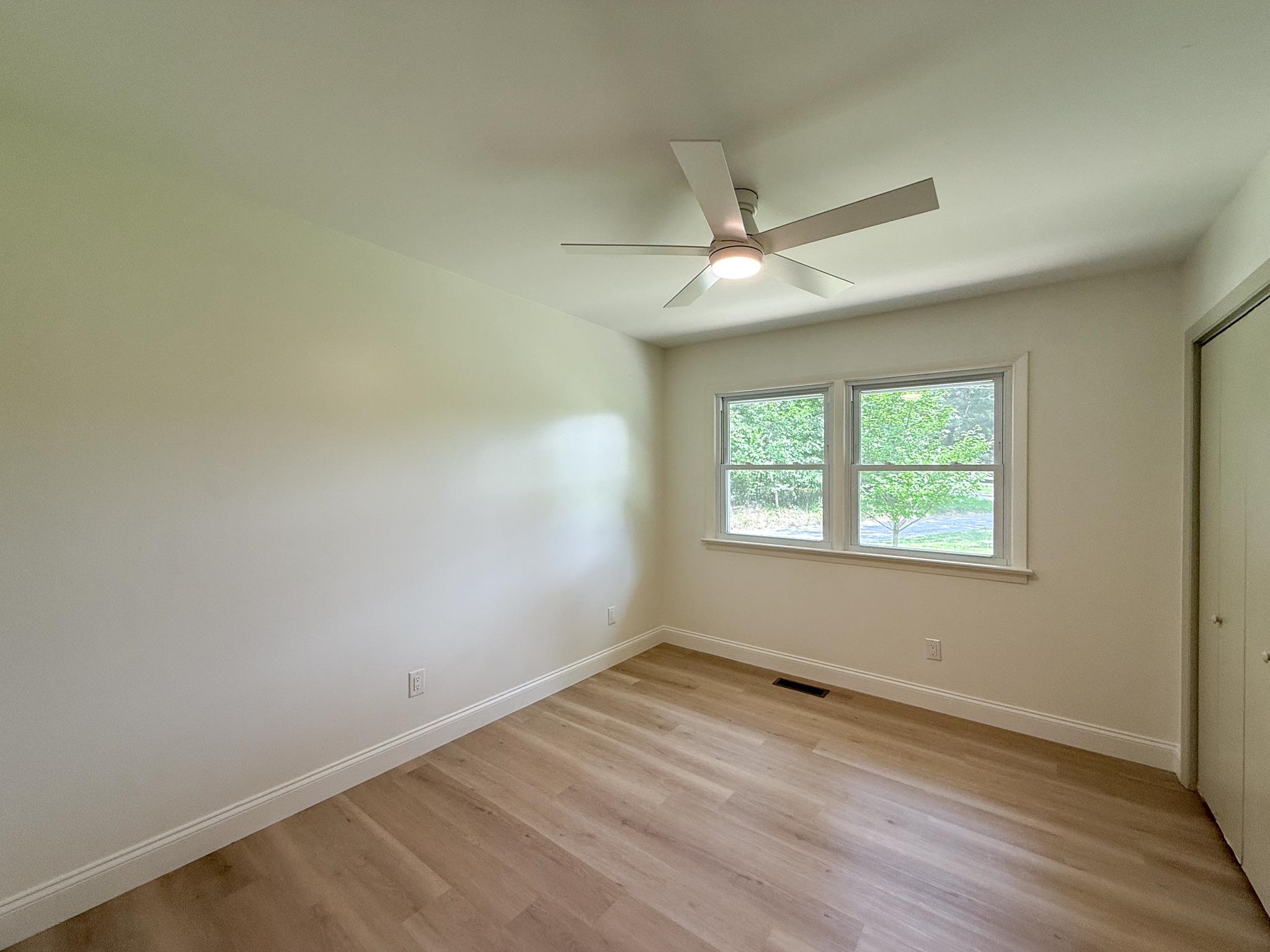 22 HIDDEN HOLLOW LN