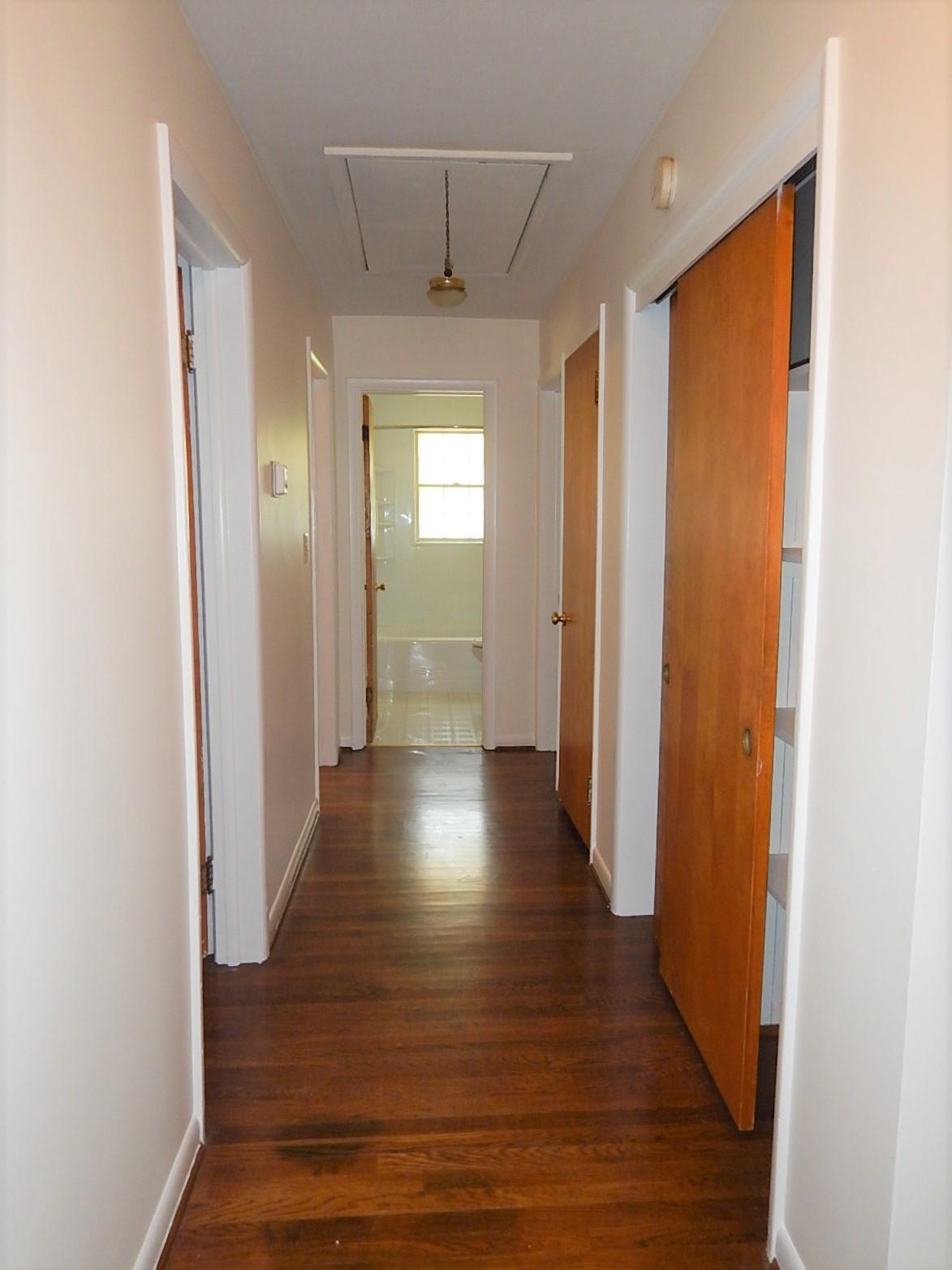1842 LYNDHURST RD