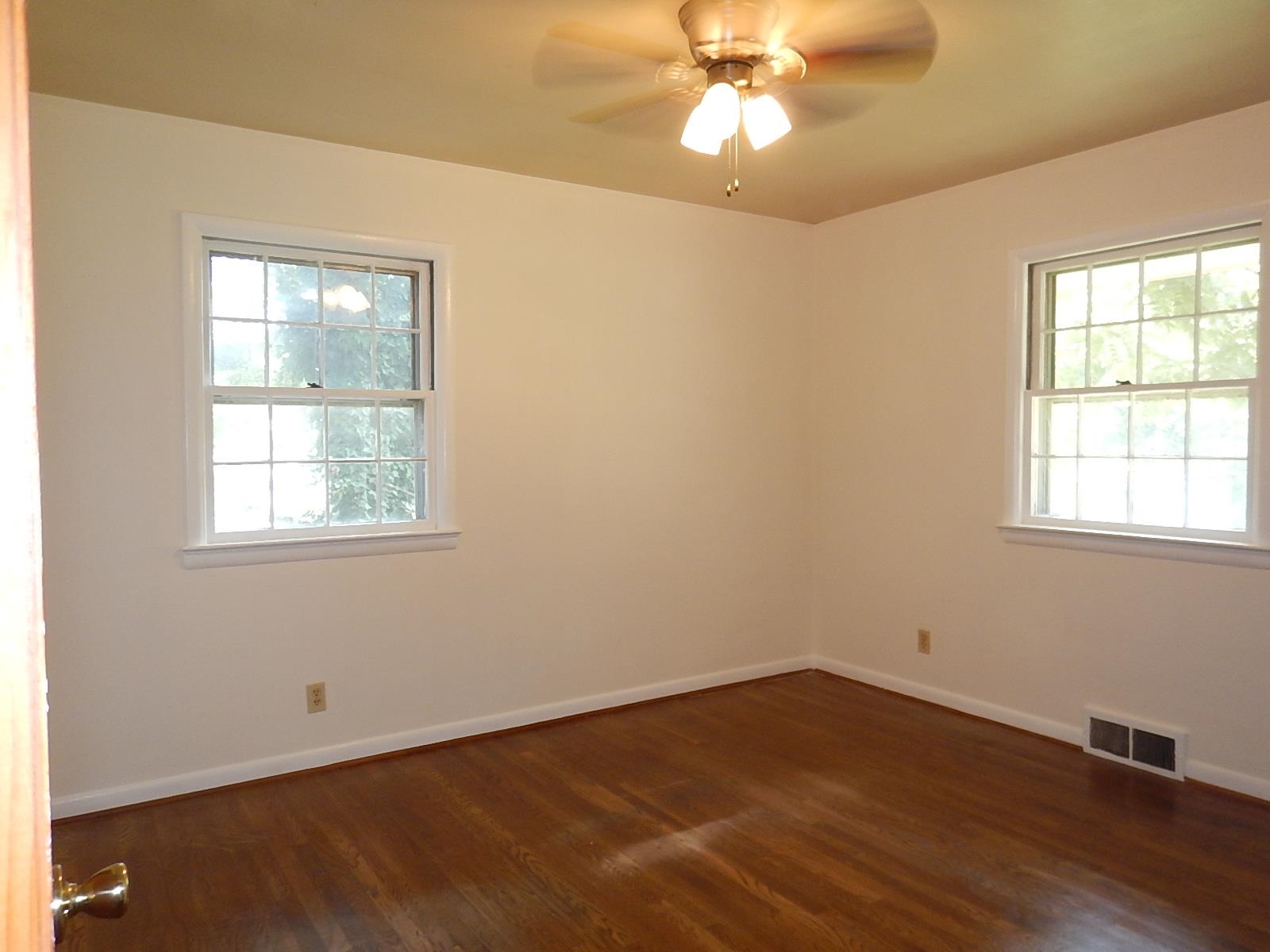 1842 LYNDHURST RD