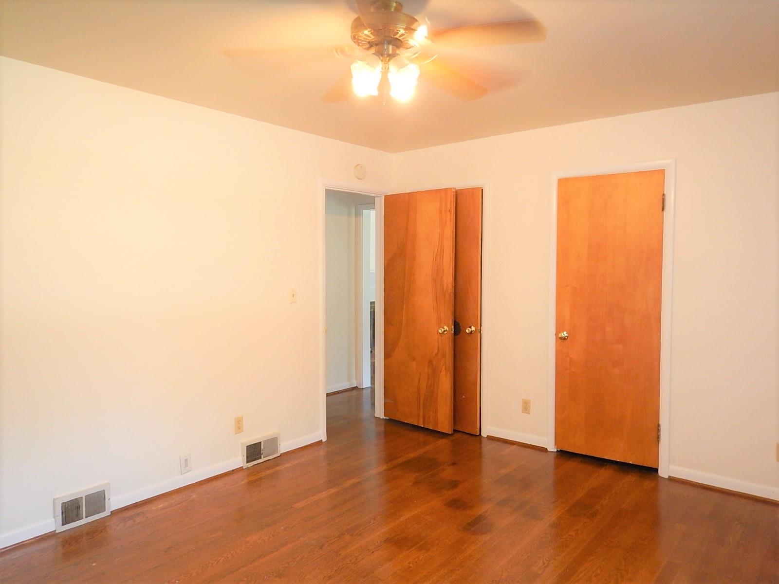 1842 LYNDHURST RD