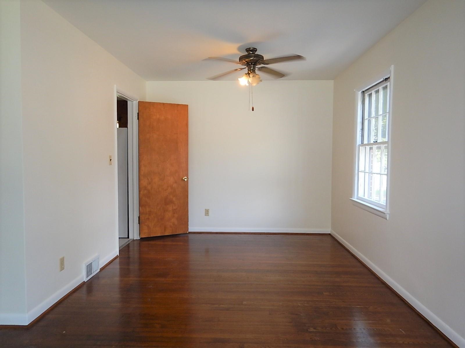1842 LYNDHURST RD