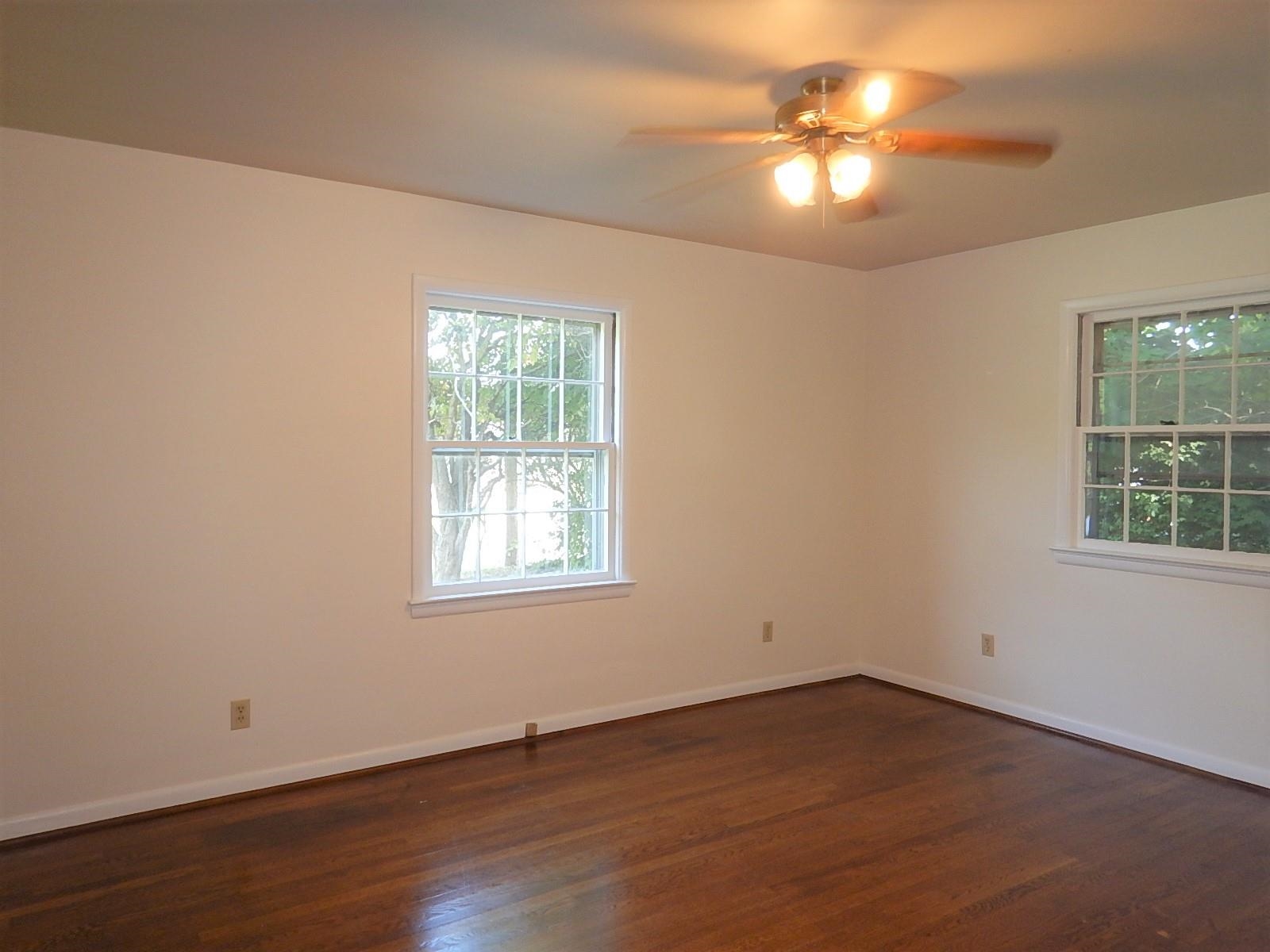 1842 LYNDHURST RD