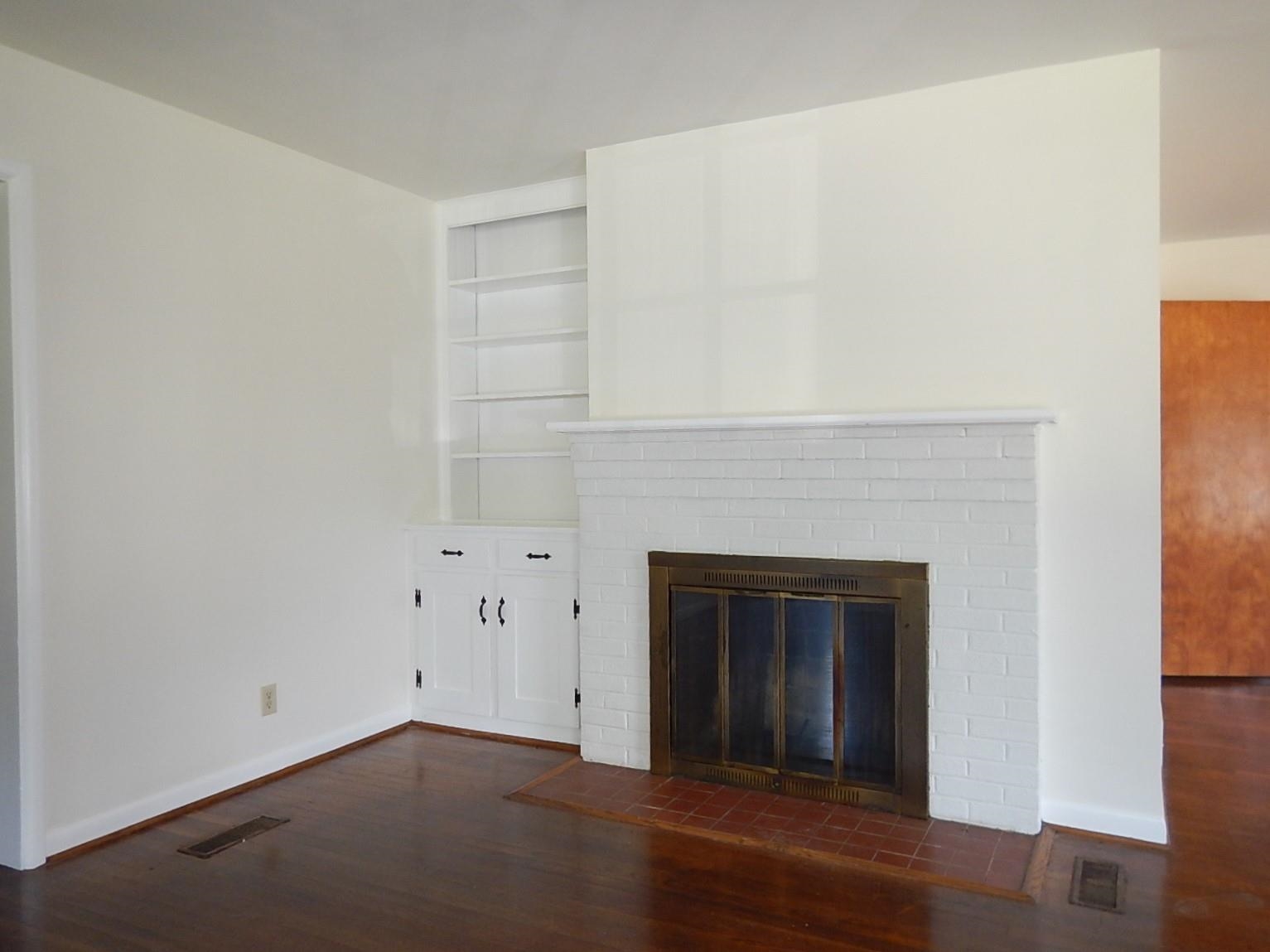 1842 LYNDHURST RD