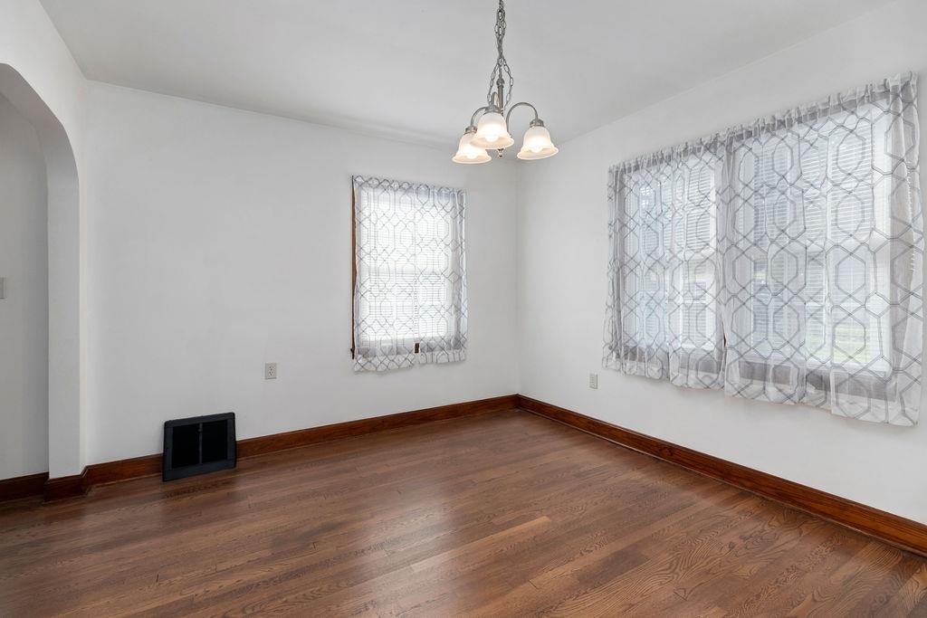135 N CENTRAL AVE