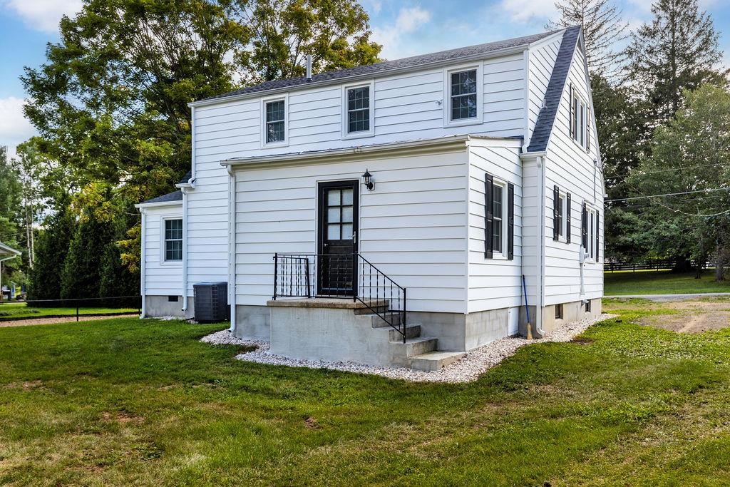 135 N CENTRAL AVE