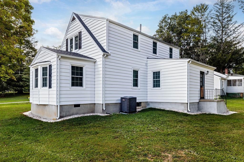 135 N CENTRAL AVE