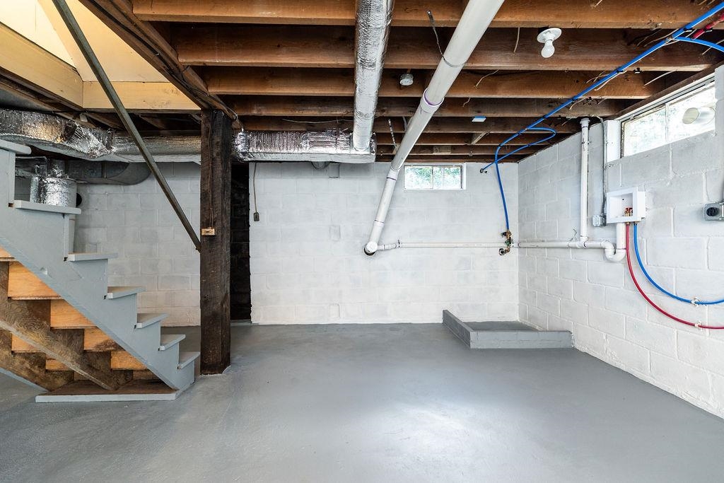 135 N CENTRAL AVE