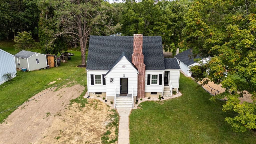 135 N CENTRAL AVE