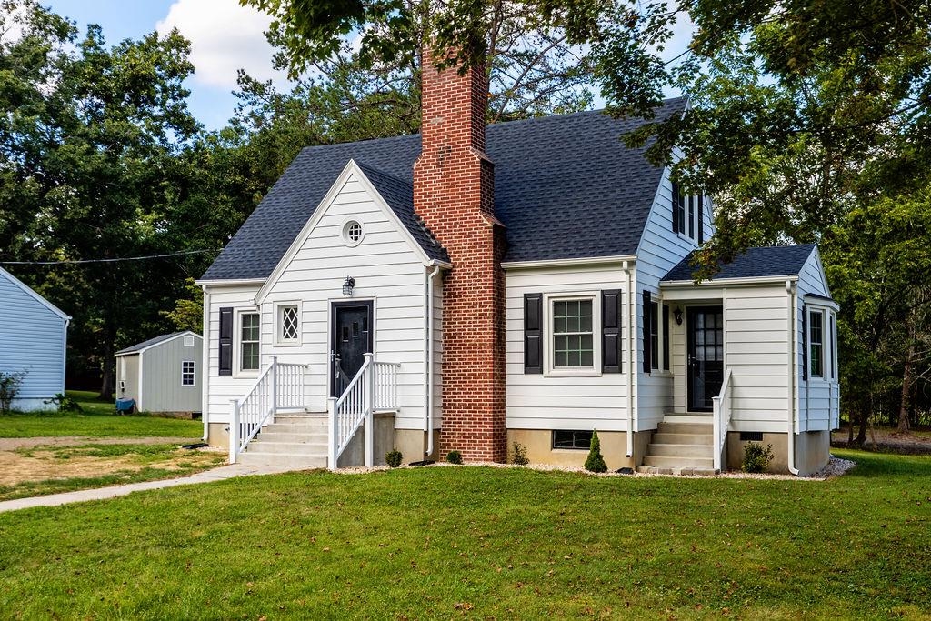 135 N CENTRAL AVE
