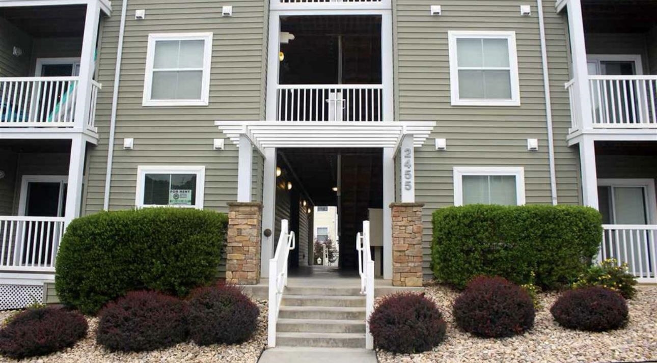 2455 CAMPUS VIEW CIR Unit: 101