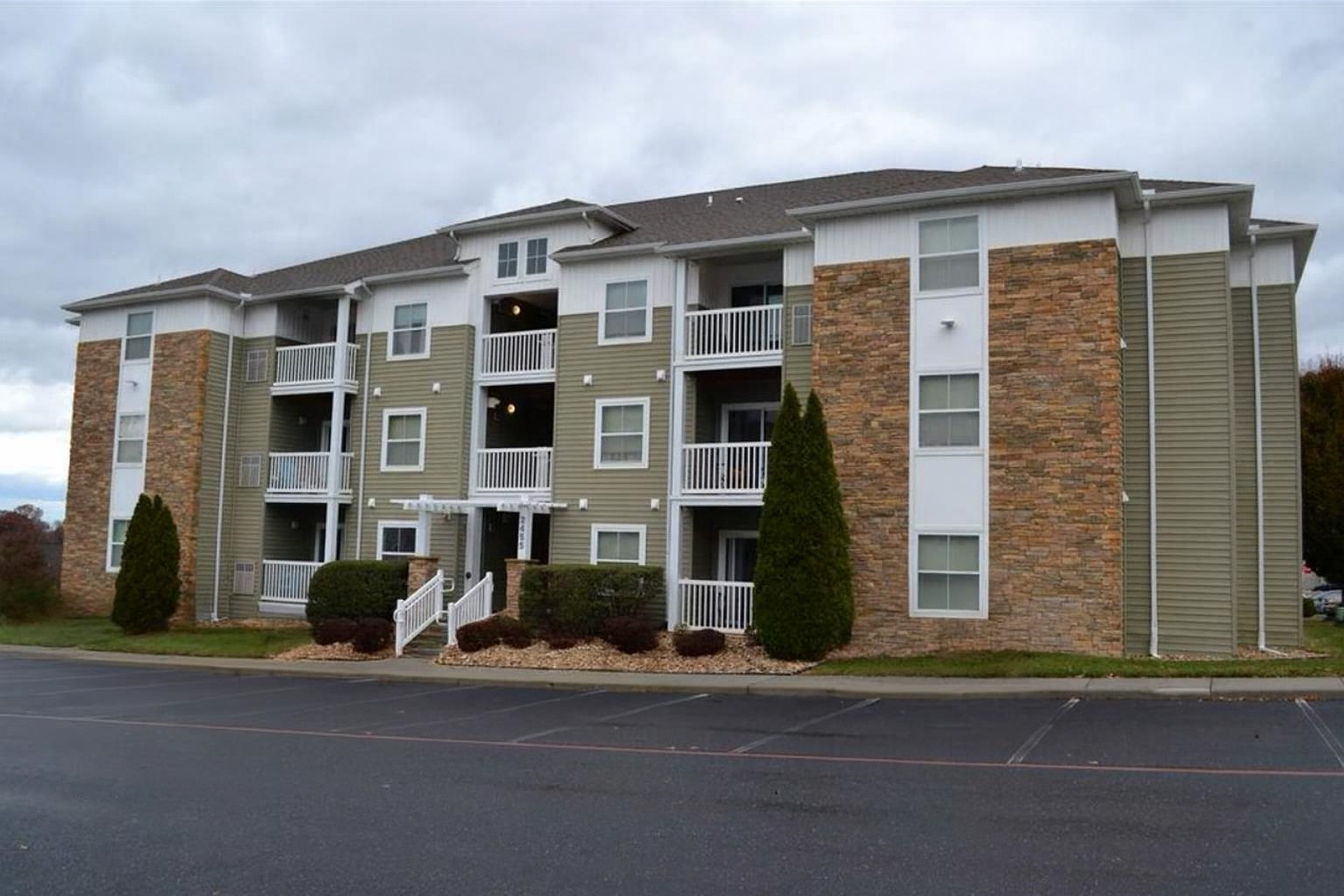 2455 CAMPUS VIEW CIR Unit: 101