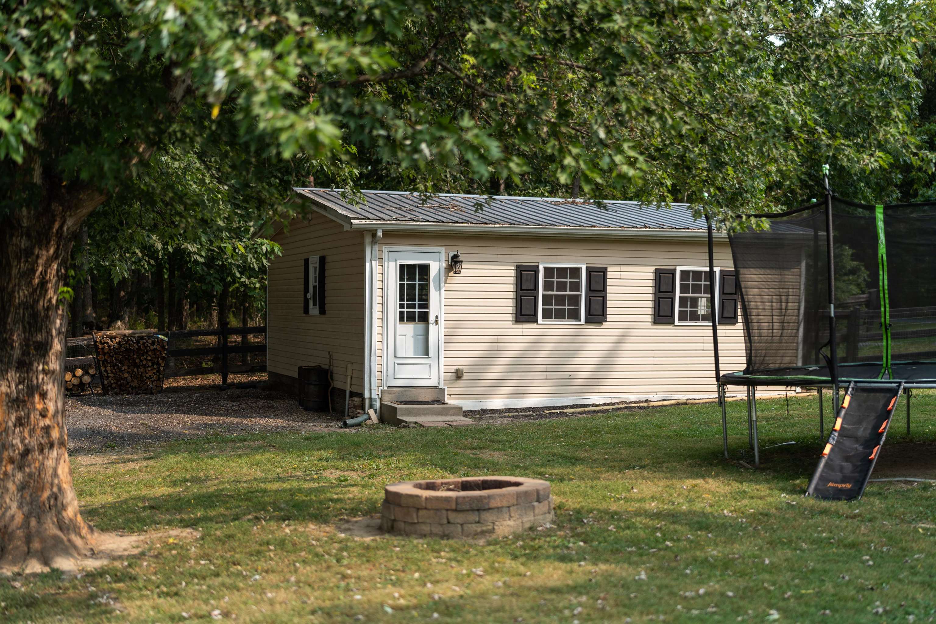 363 NISWANDER RD