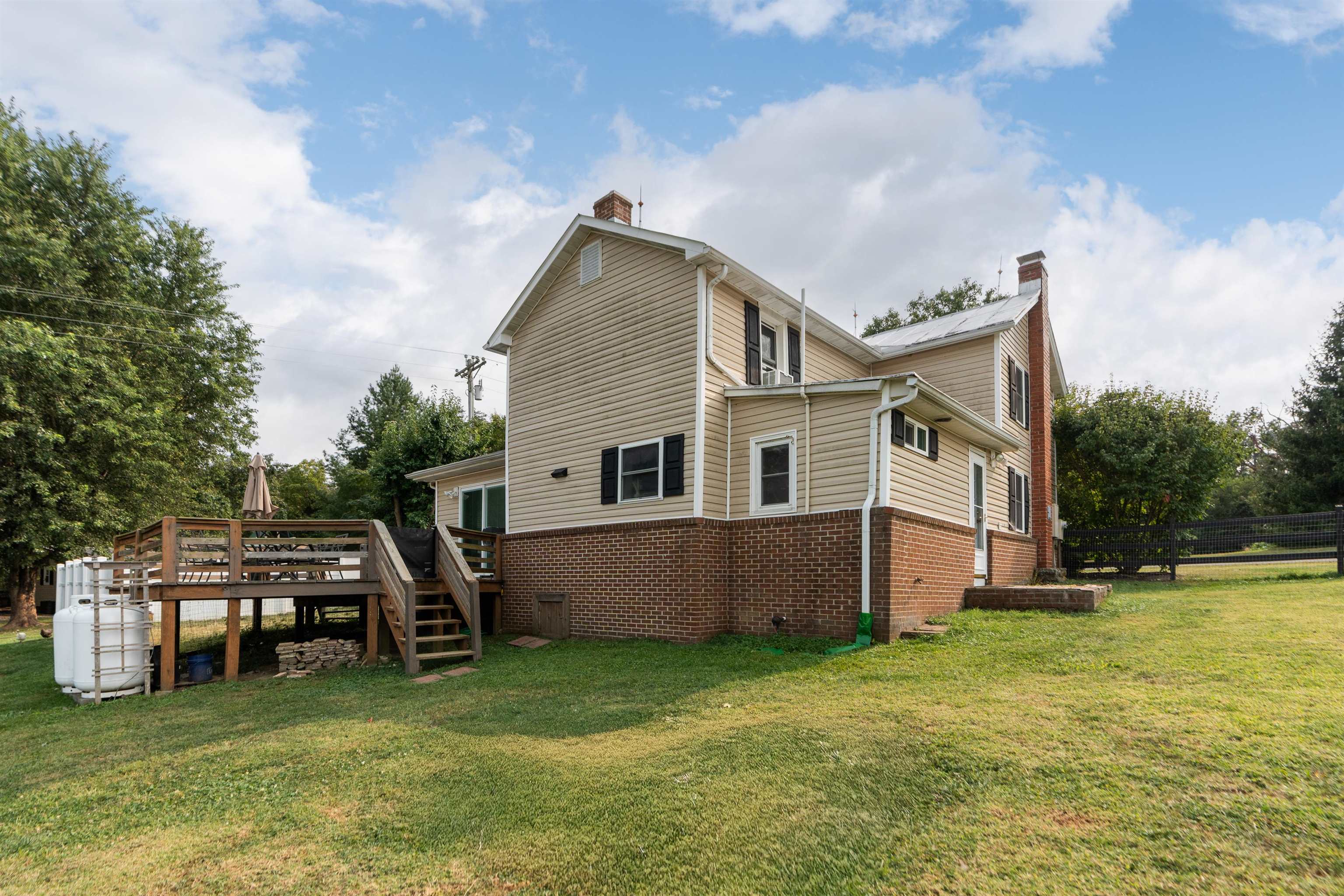 363 NISWANDER RD