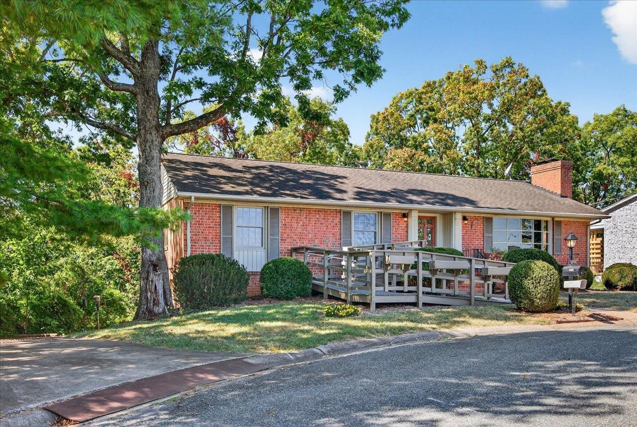 1185 PINEHURST RD