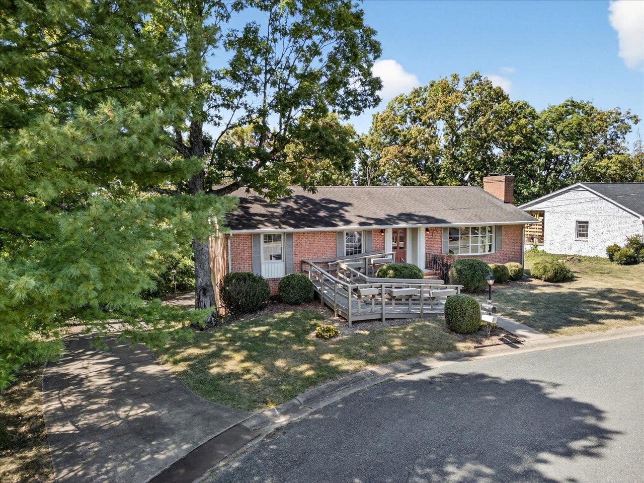 1185 PINEHURST RD