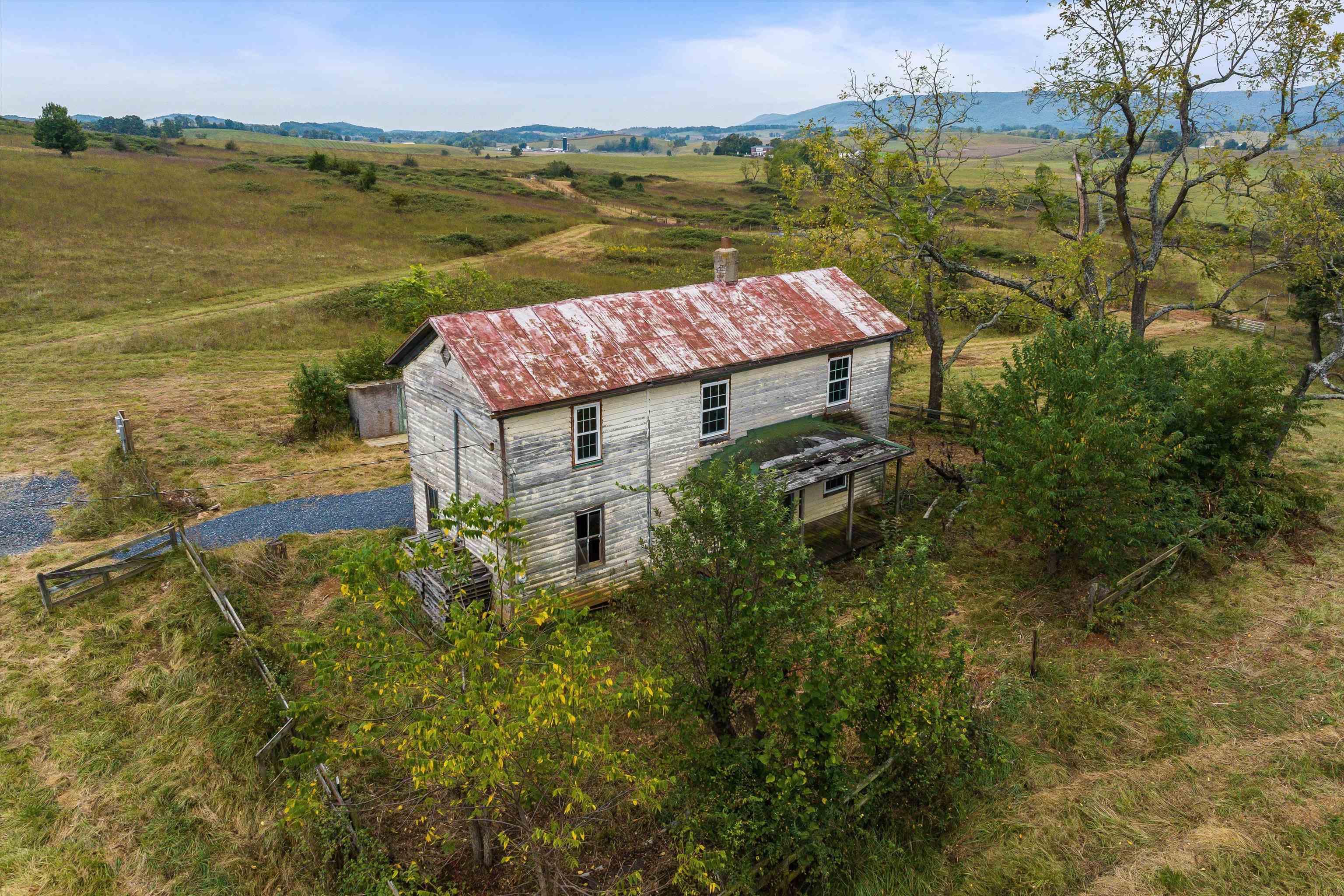 594 HEWITT RD