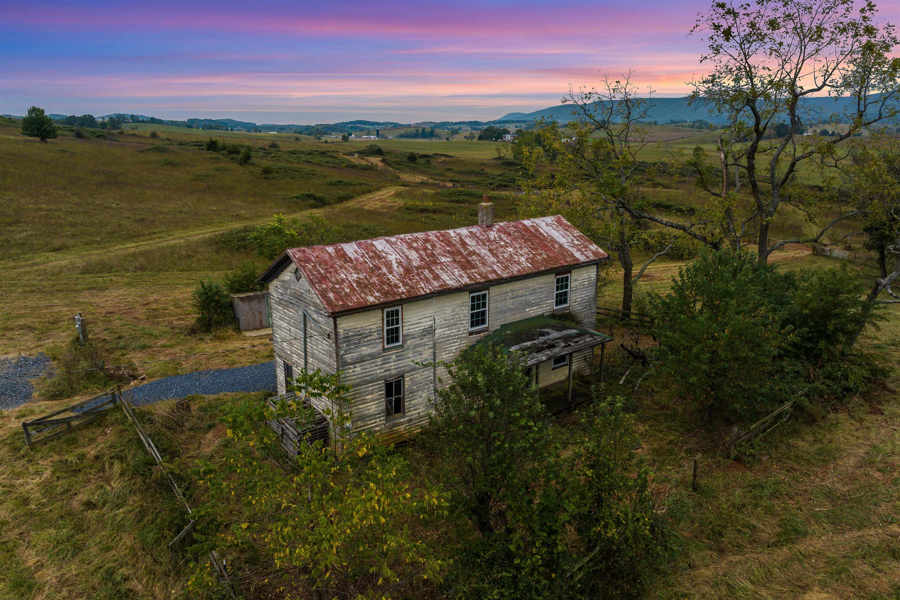 594 HEWITT RD